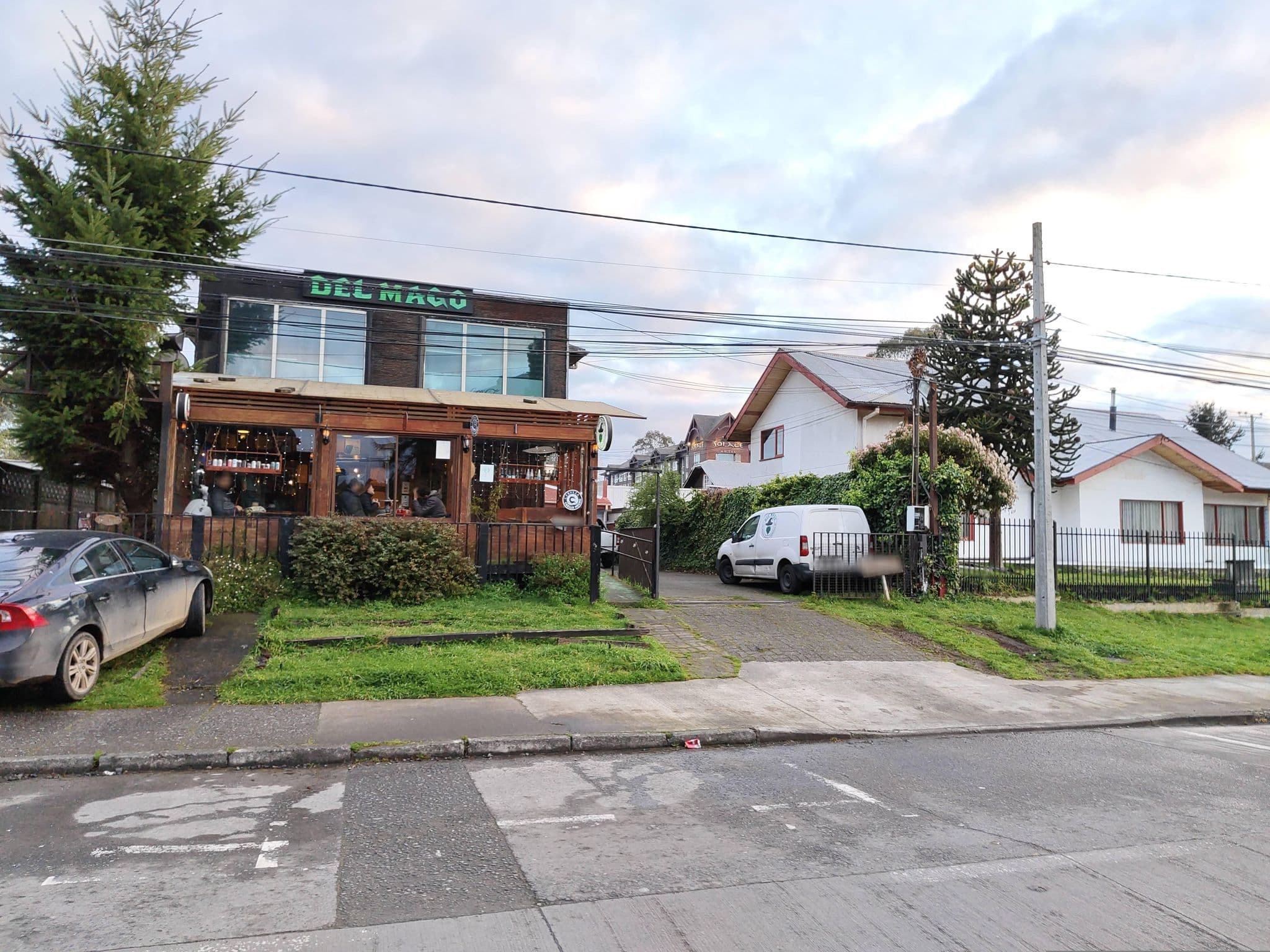 Street view near Ex Hospedaje Las Dalias, Puerto Varas — © Kaart_Local (CC BY-SA · Mapillary)