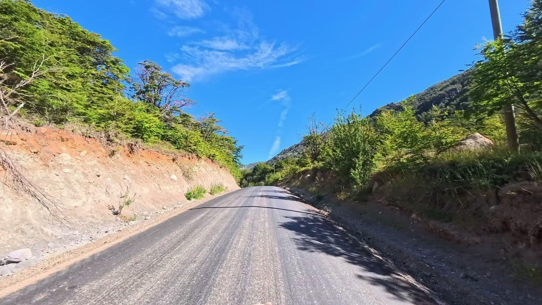 Street view near Green Baker Lodge, Cochrane — © contactoacve (CC BY-SA · Mapillary)
