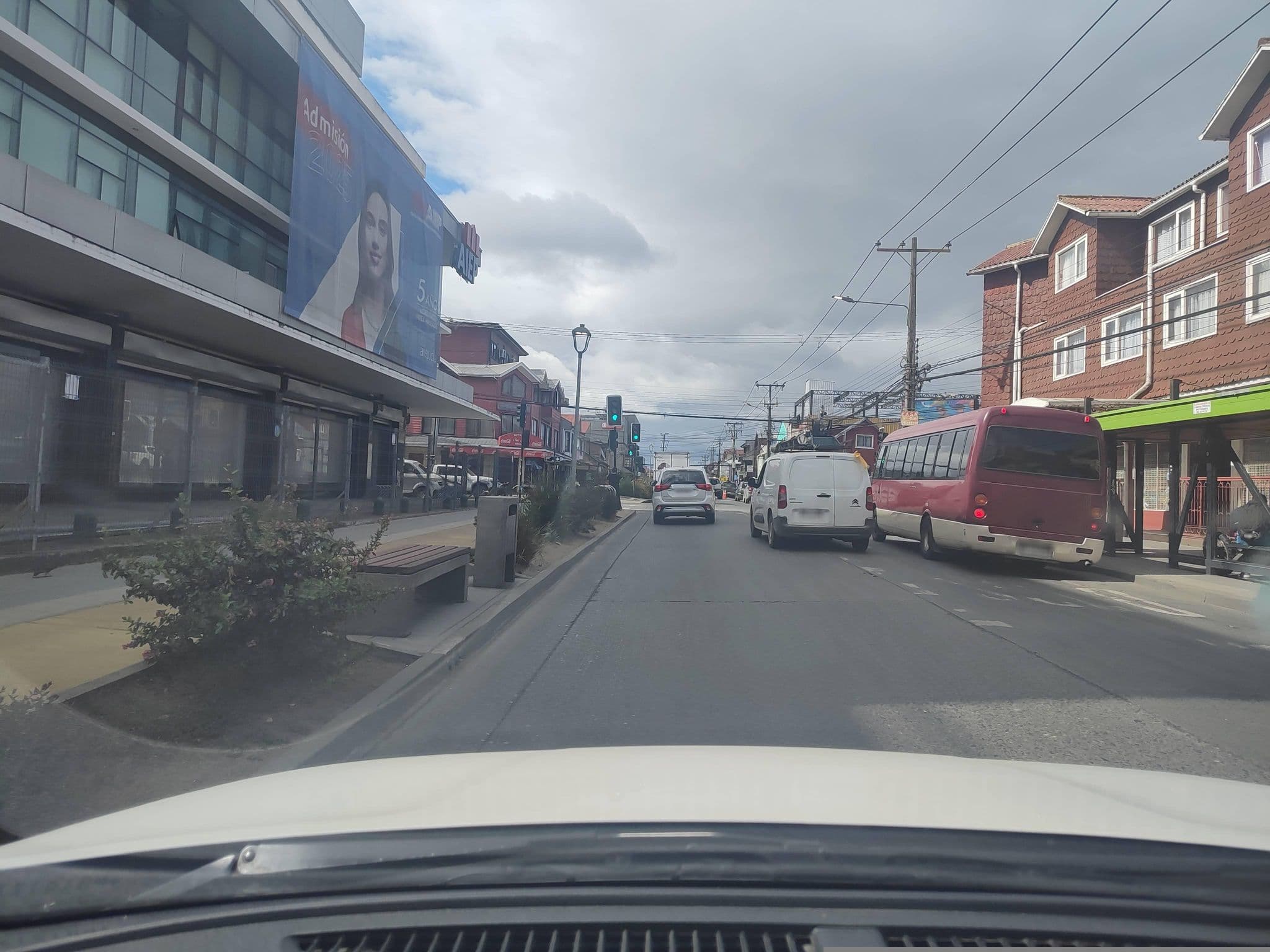 Street view near Hotel Alerce, Castro — © andresduhour (CC BY-SA · Mapillary)