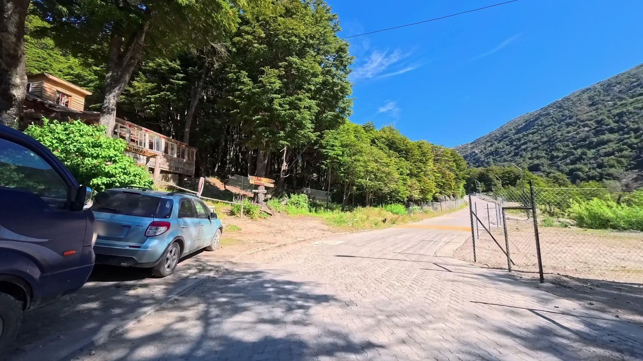 Street view near Hosteria Konaiken, Cochrane — © contactoacve (CC BY-SA · Mapillary)