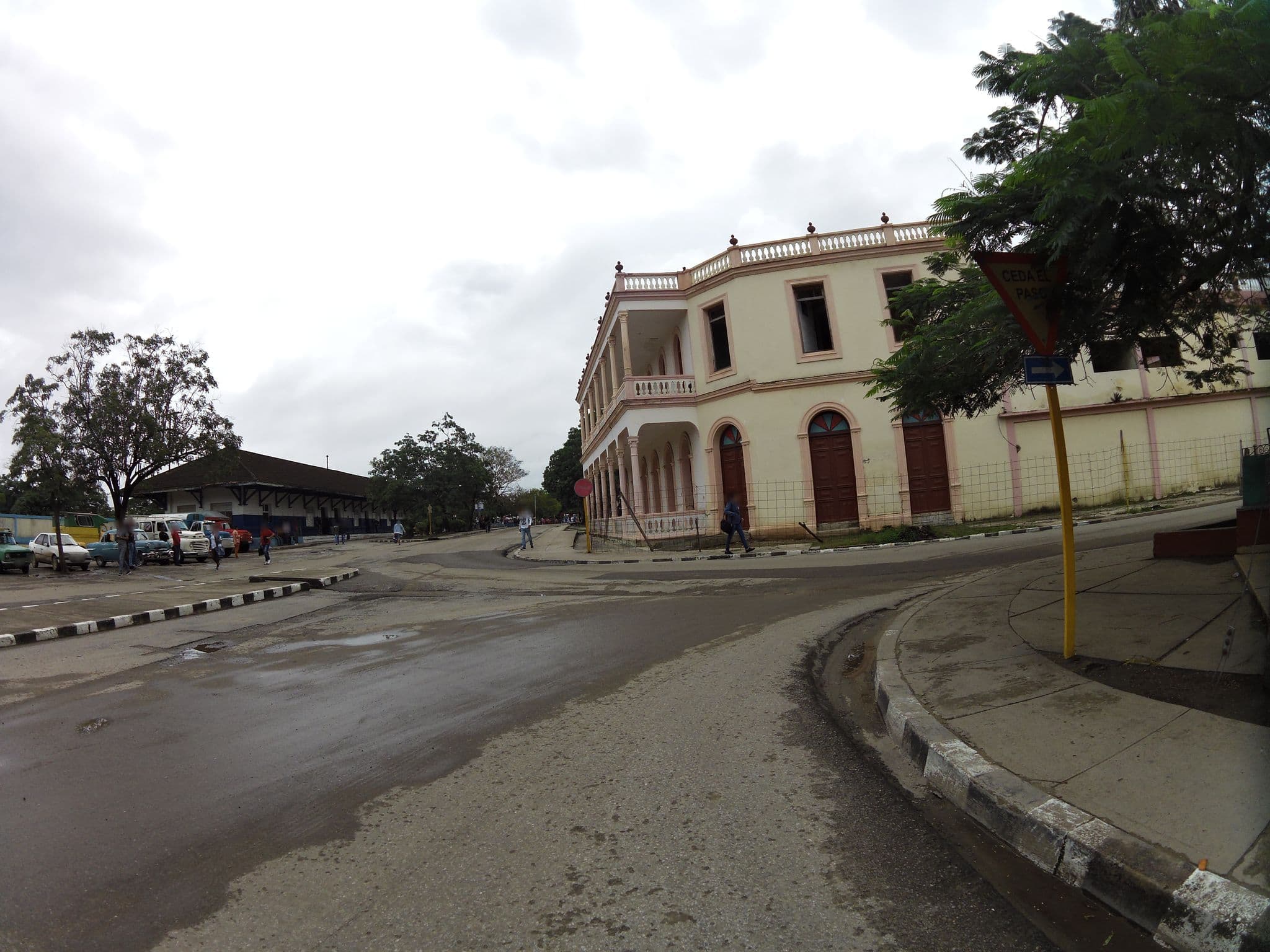 Street view near Hotel Ferroviario, Las Tunas — © mronewheeldrive (CC BY-SA · Mapillary)