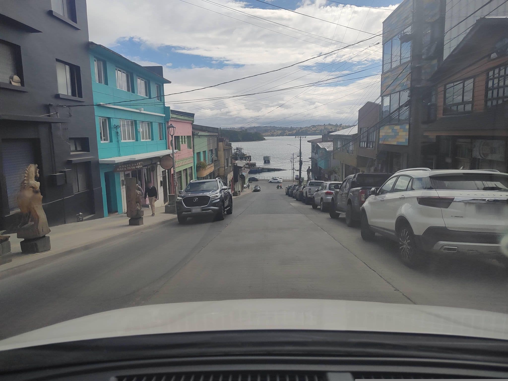 Street view near Hospedaje Ñandu, Castro — © andresduhour (CC BY-SA · Mapillary)