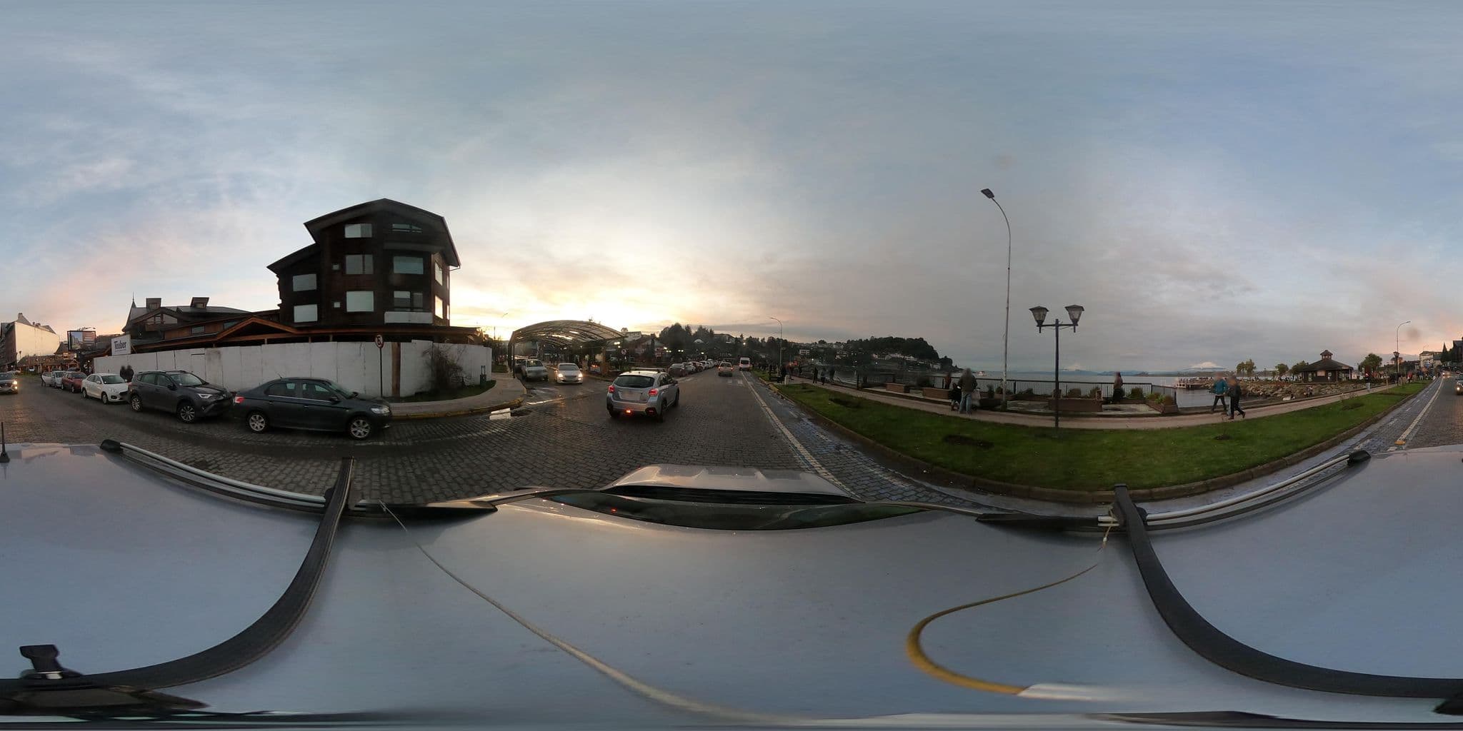 Street view near Hotel Licarayen, Puerto Varas — © Kaart_Local (CC BY-SA · Mapillary)