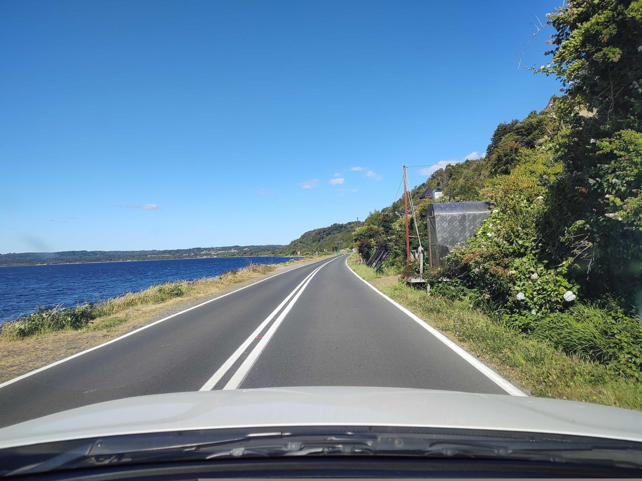 Street view near Cabañas Los Devas. Huillinco. Chiloé, Chonchi — © andresduhour (CC BY-SA · Mapillary)