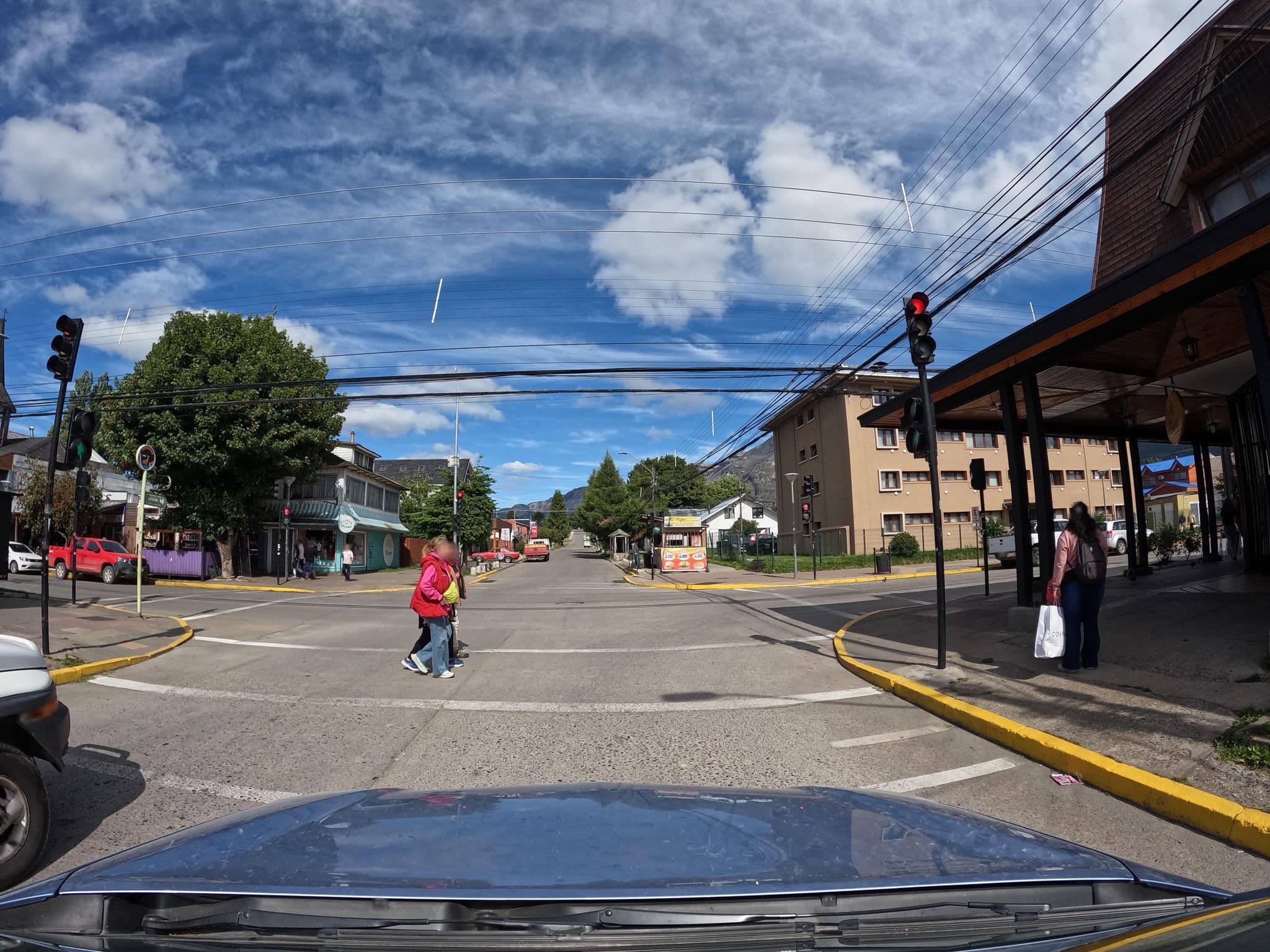 Street view near Colegio de Profesores (Hospedaje Casa del Maestro), Coyhaique — © Kaart_Local (CC BY-SA · Mapillary)