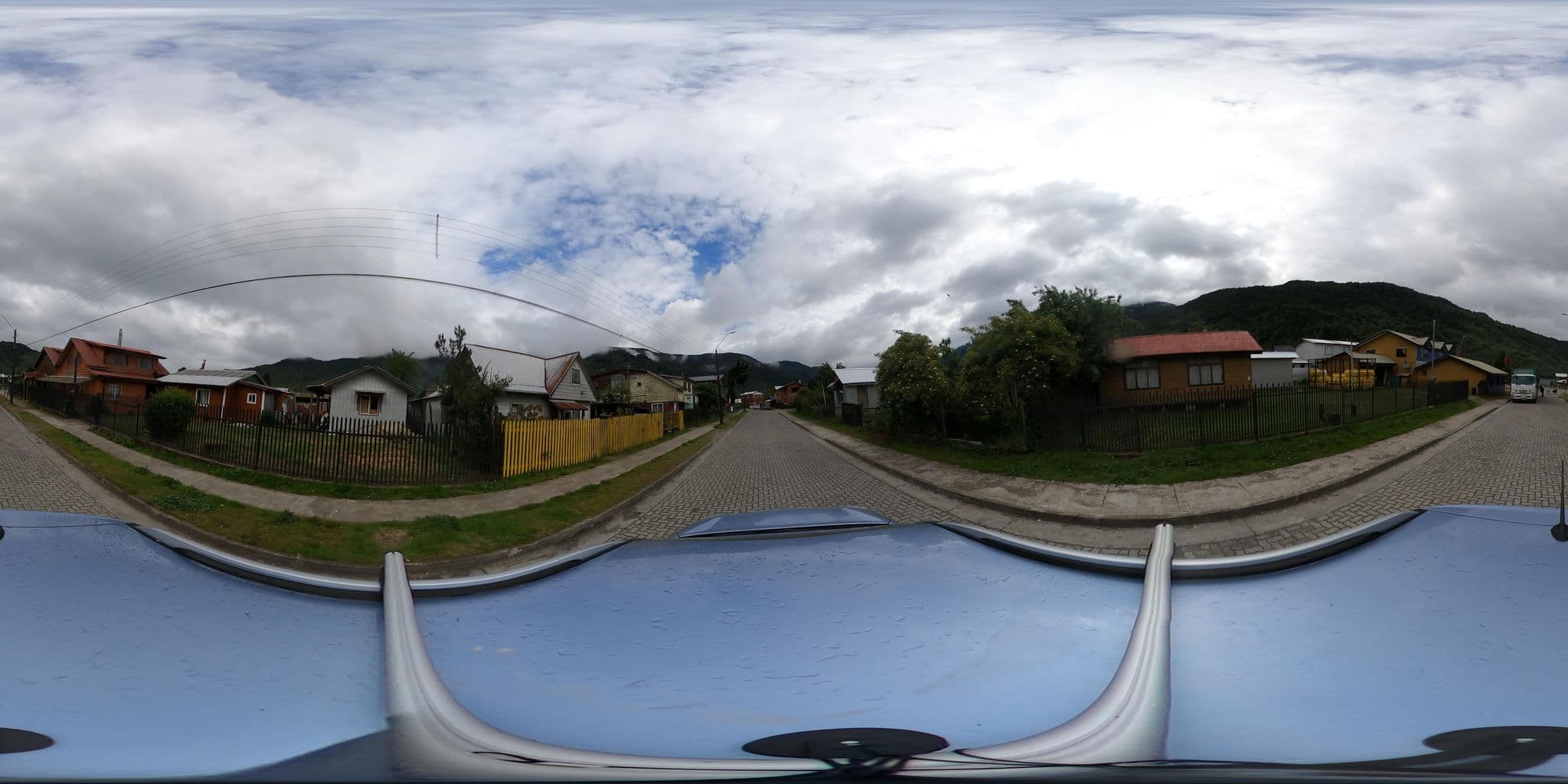 Street view near Hostal y supermercado Valentina, La Junta — © Kaart_Local (CC BY-SA · Mapillary)