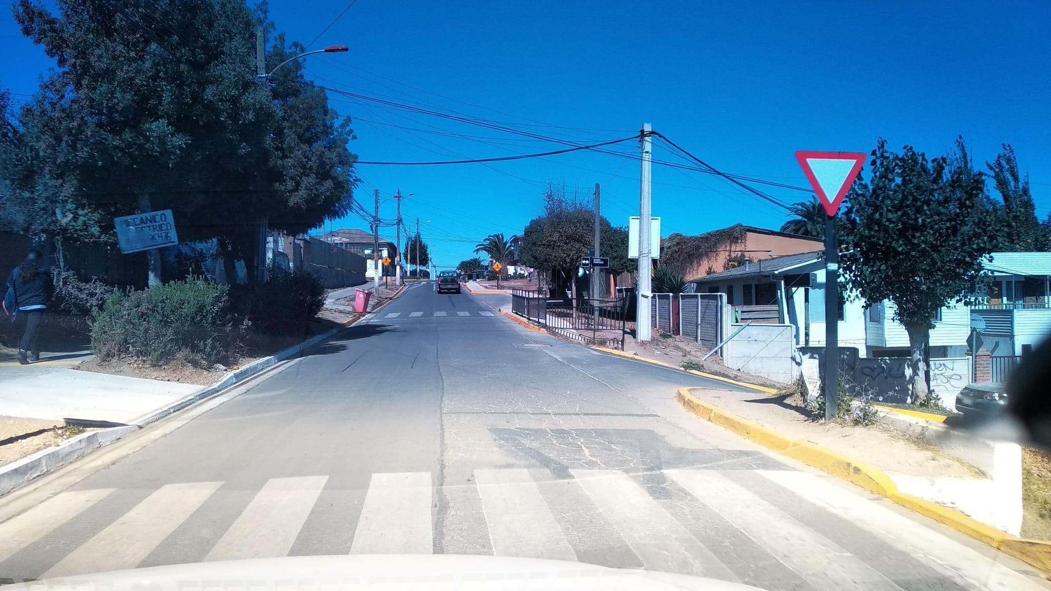 Street view near Hostal La Higuera, Pichilemu — © ariellopez (CC BY-SA · Mapillary)