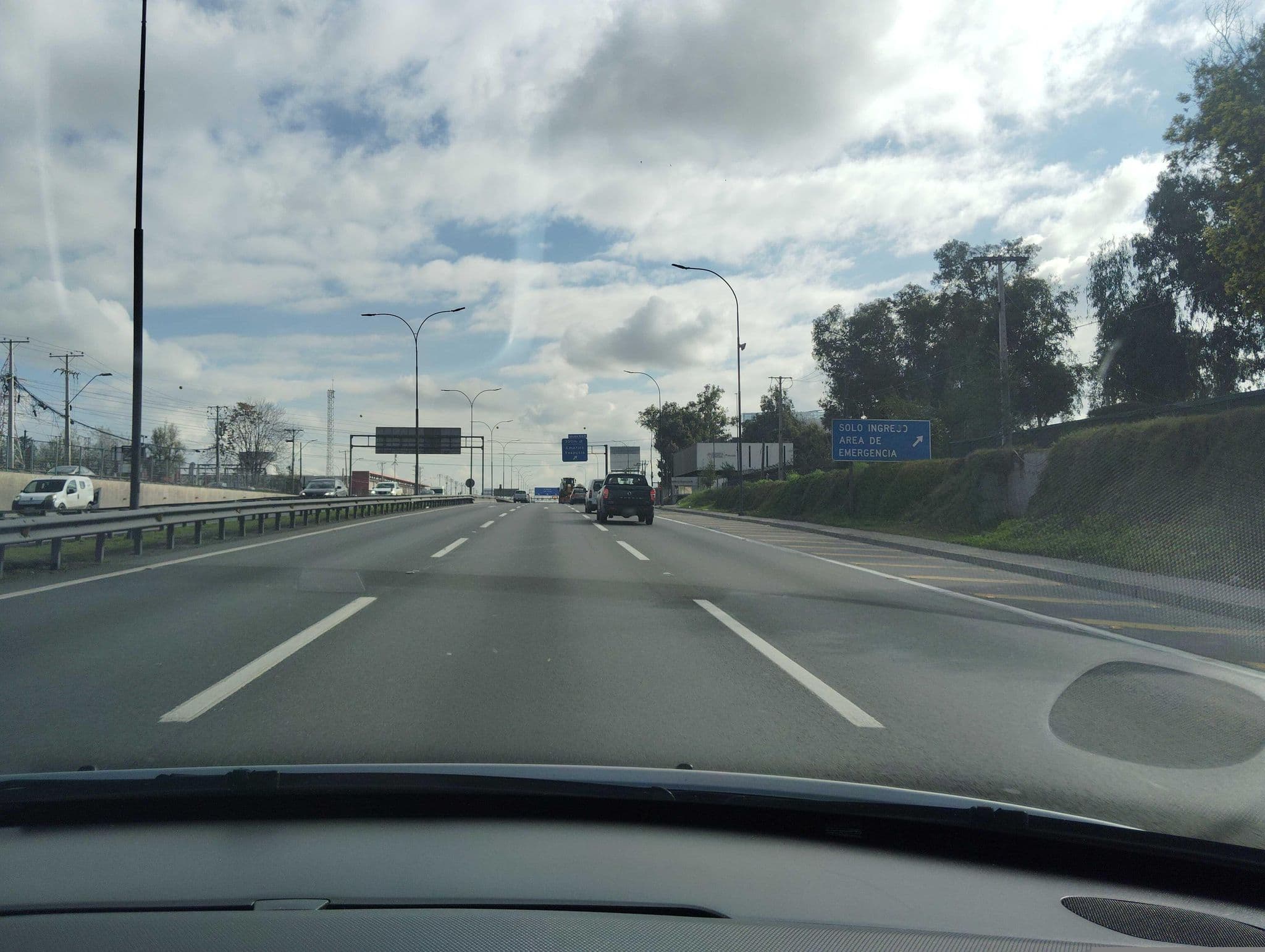 Street view near motel 'el refugio', Quilicura — © ariellopez (CC BY-SA · Mapillary)