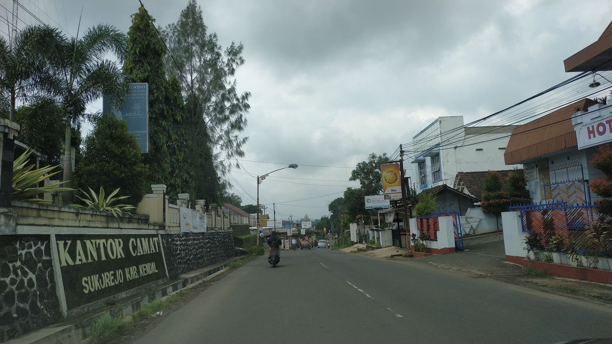 Street view near Hotel Pringgading, Weleri — © akrimullag (CC BY-SA · Mapillary)