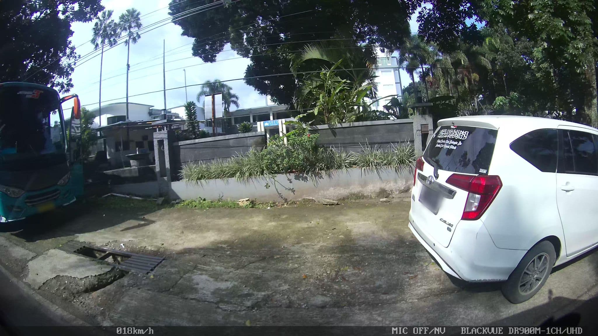Street view near Grha Ciumbuleuit Guest House, Bandung