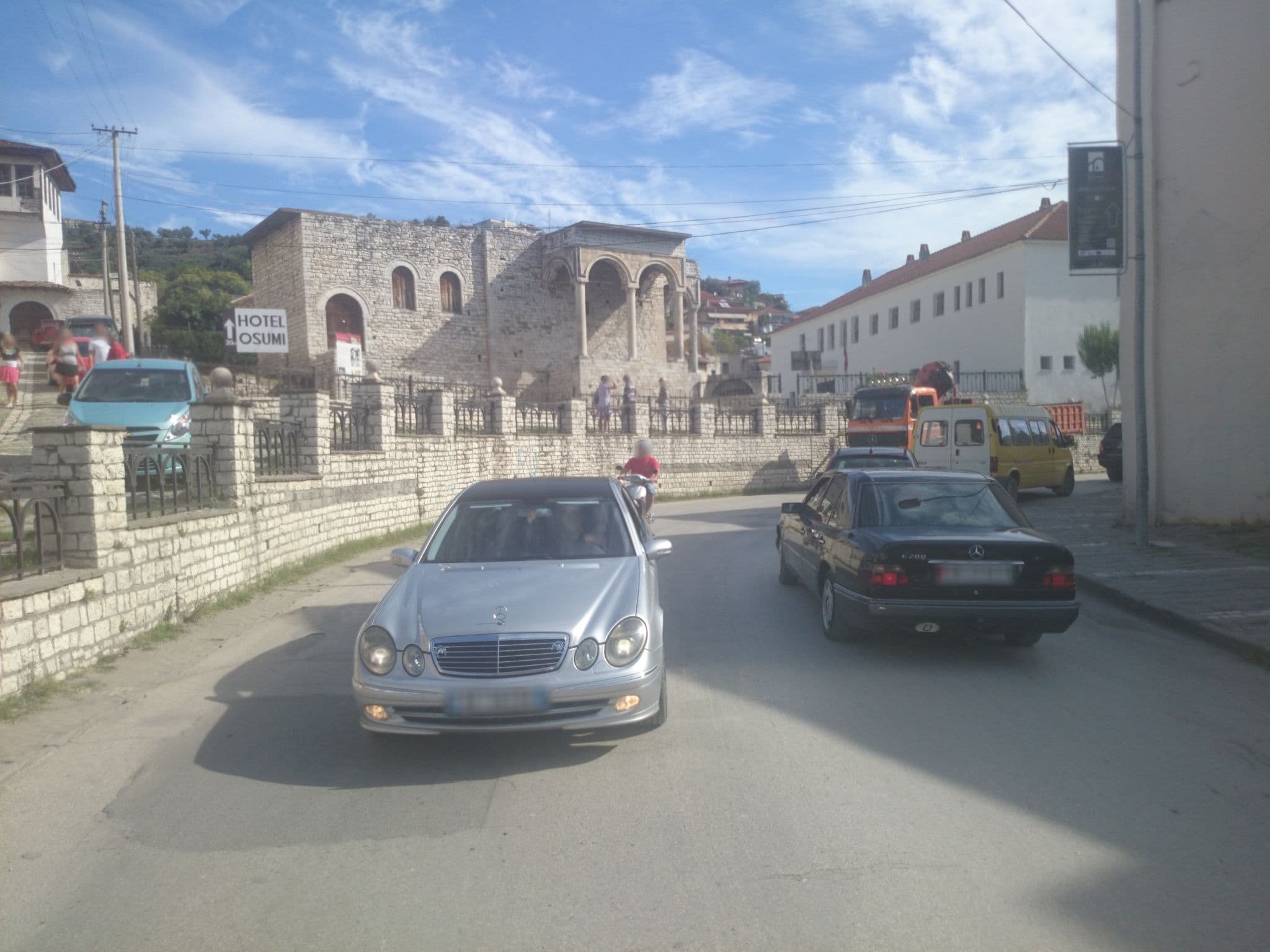 Street view near Villa Sigal, Berat — © malenki (CC BY-SA · Mapillary)