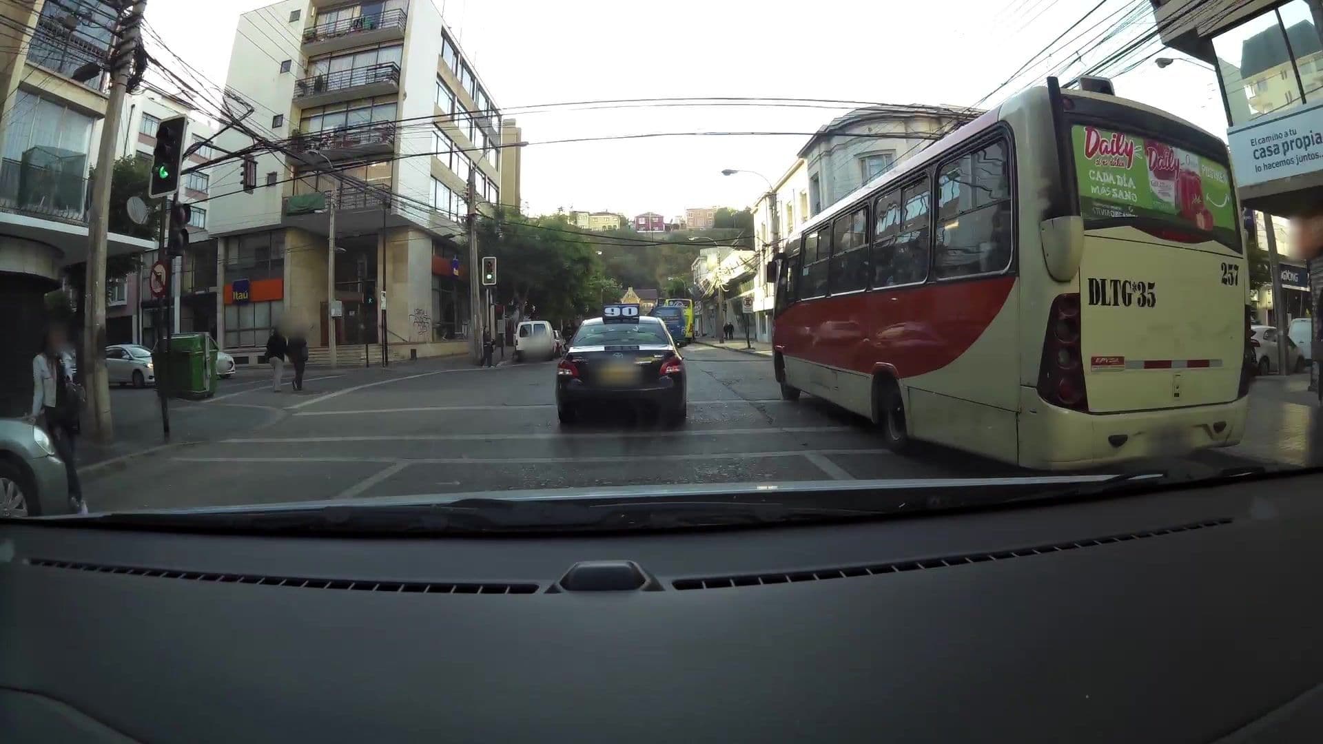Street view near Roxanita Habitaciones, Viña del Mar — © kaartcam (CC BY-SA · Mapillary)