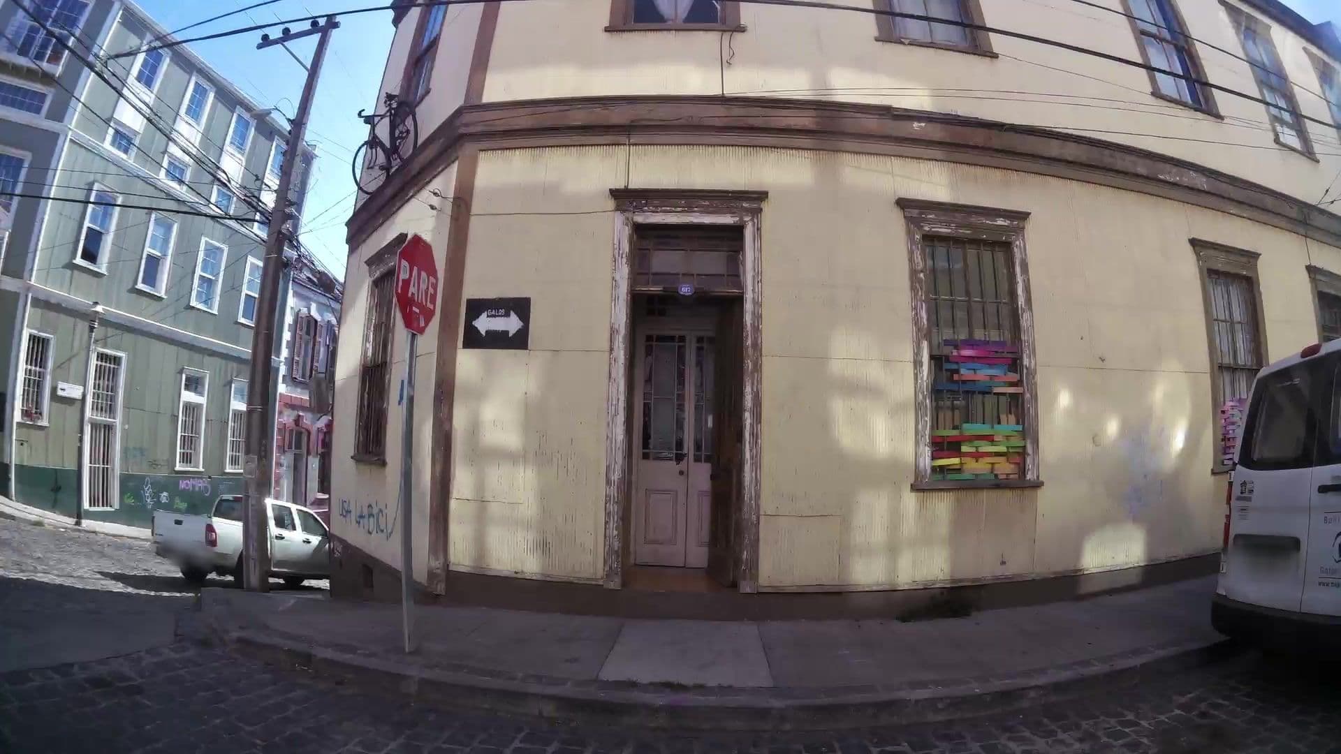 Street view near Valpohostel, Valparaíso — © kaartcam (CC BY-SA · Mapillary)