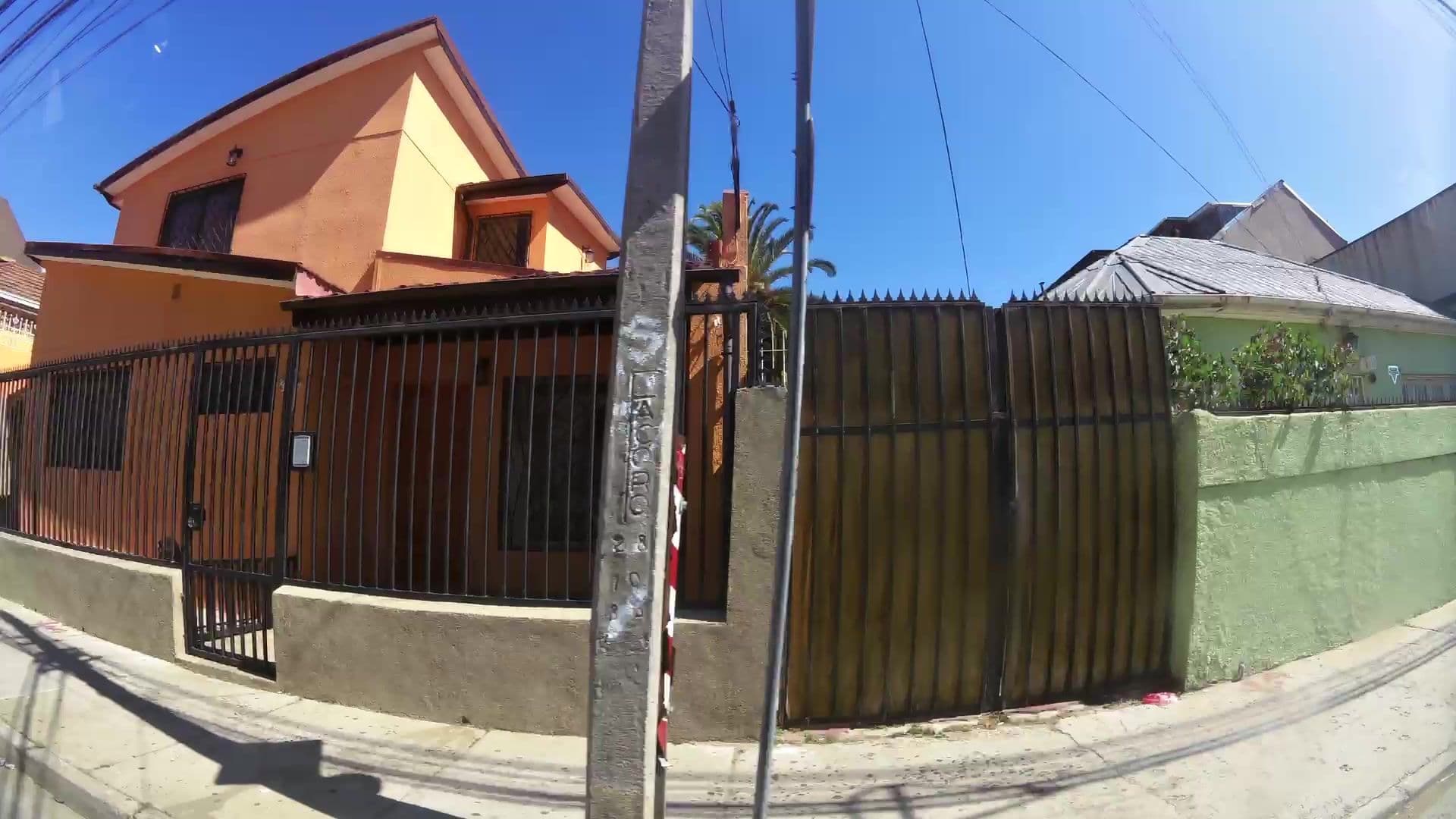 Street view near Estancia Hostel, Valparaíso — © kaartcam (CC BY-SA · Mapillary)