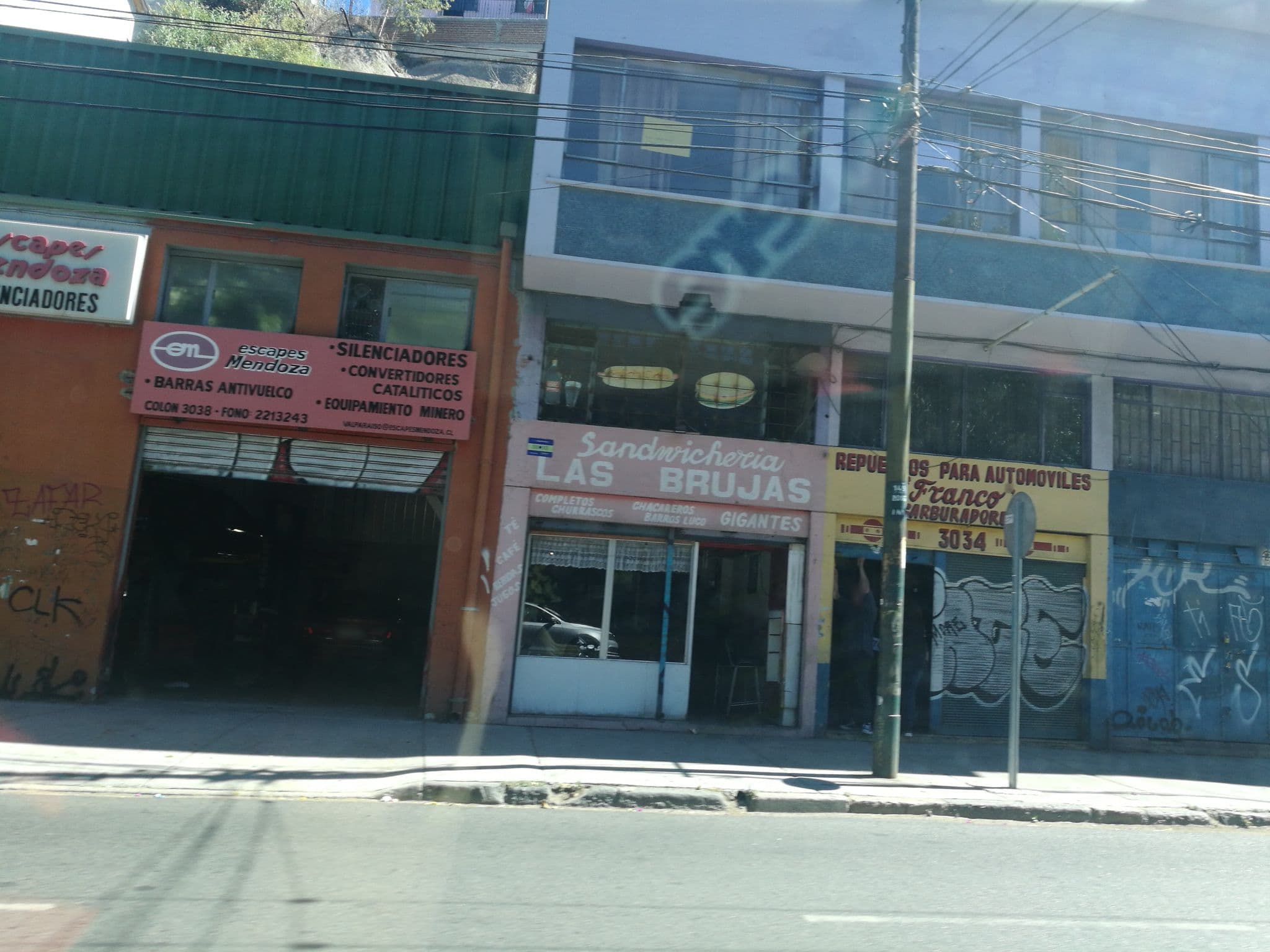 Street view near Alojamiento Ely, Valparaíso — © lobosnicolas (CC BY-SA · Mapillary)