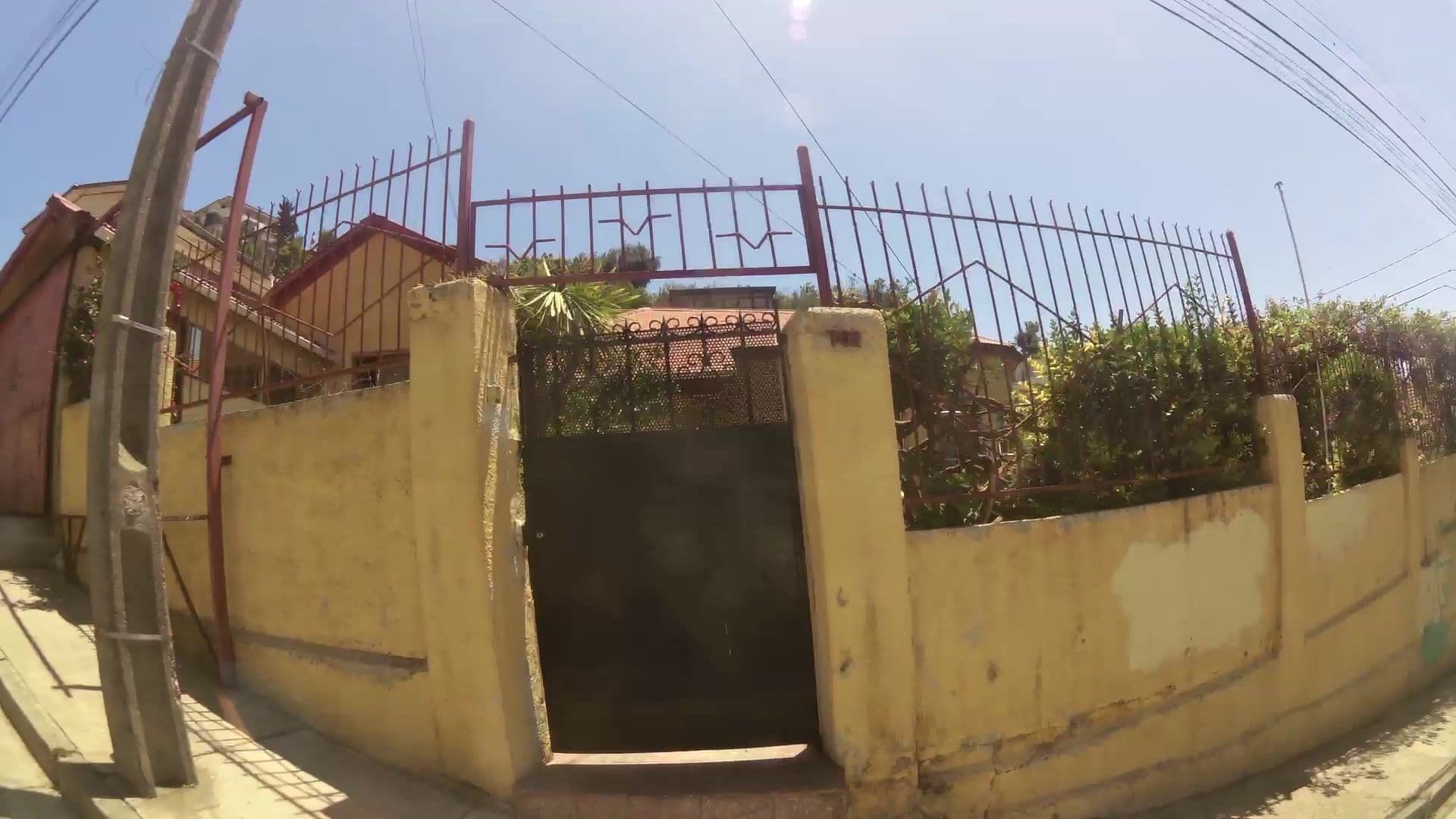 Street view near Hostelling Internacional Valparaíso, Valparaíso — © kaartcam (CC BY-SA · Mapillary)