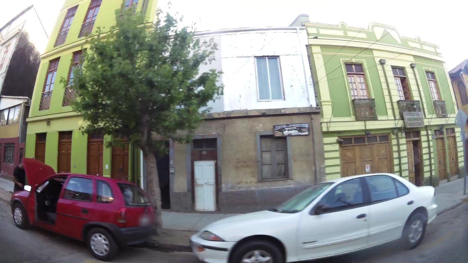 Street view near Hostal Oregon, Valparaíso — © kaartcam (CC BY-SA · Mapillary)