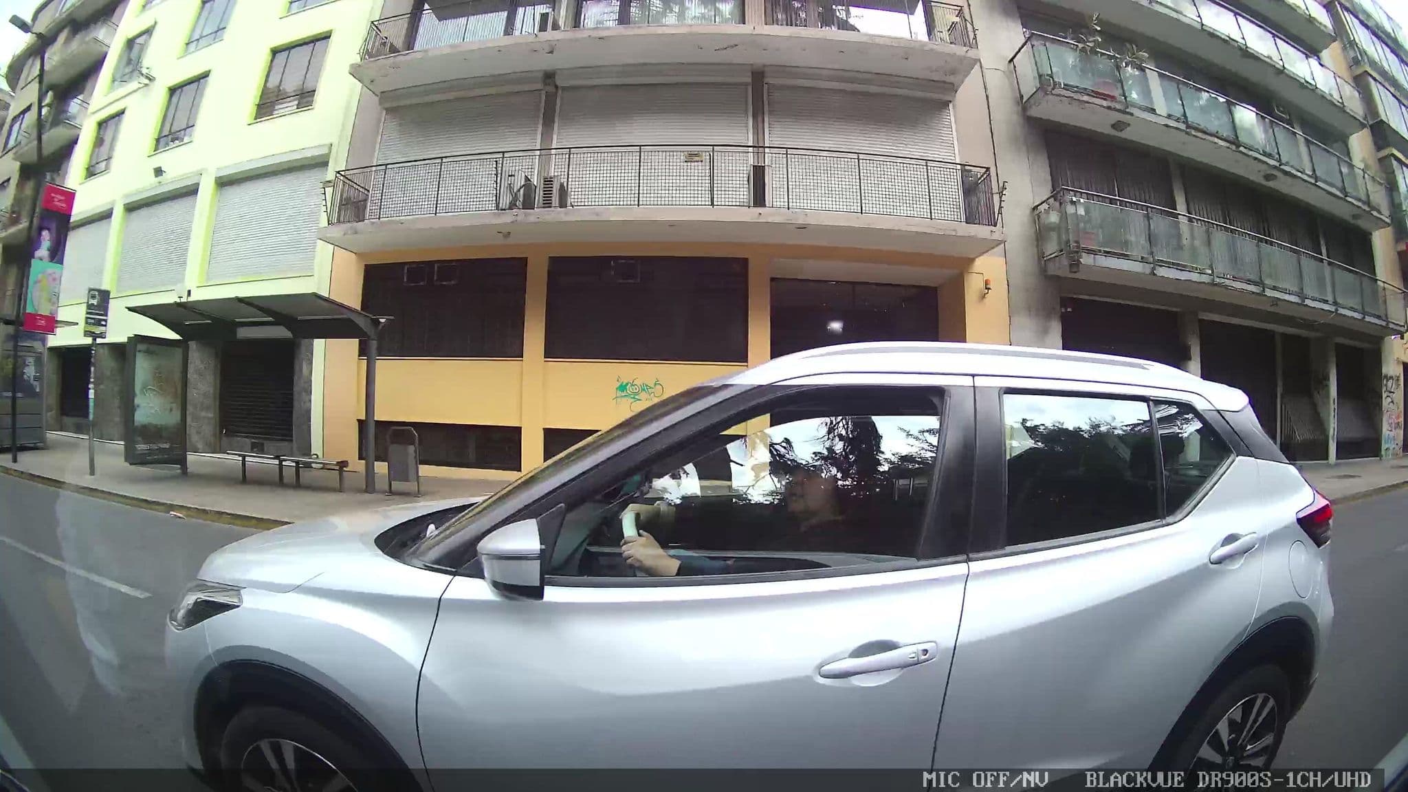 Street view near Plaza Centro Mosqueto, Santiago — © kaart_3 (CC BY-SA · Mapillary)