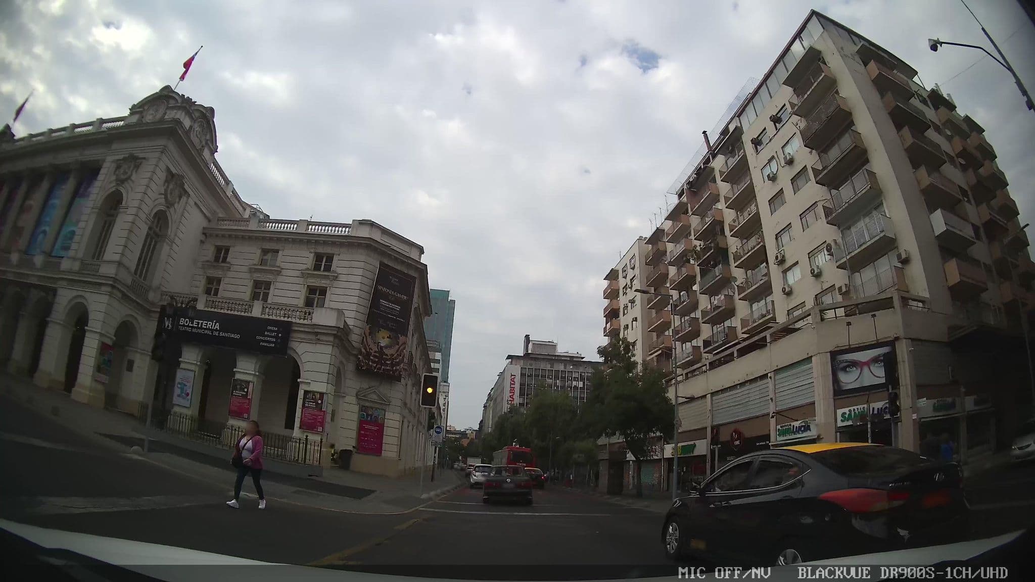 Street view near Apartamentos Moneda House, Santiago — © kaart_1 (CC BY-SA · Mapillary)