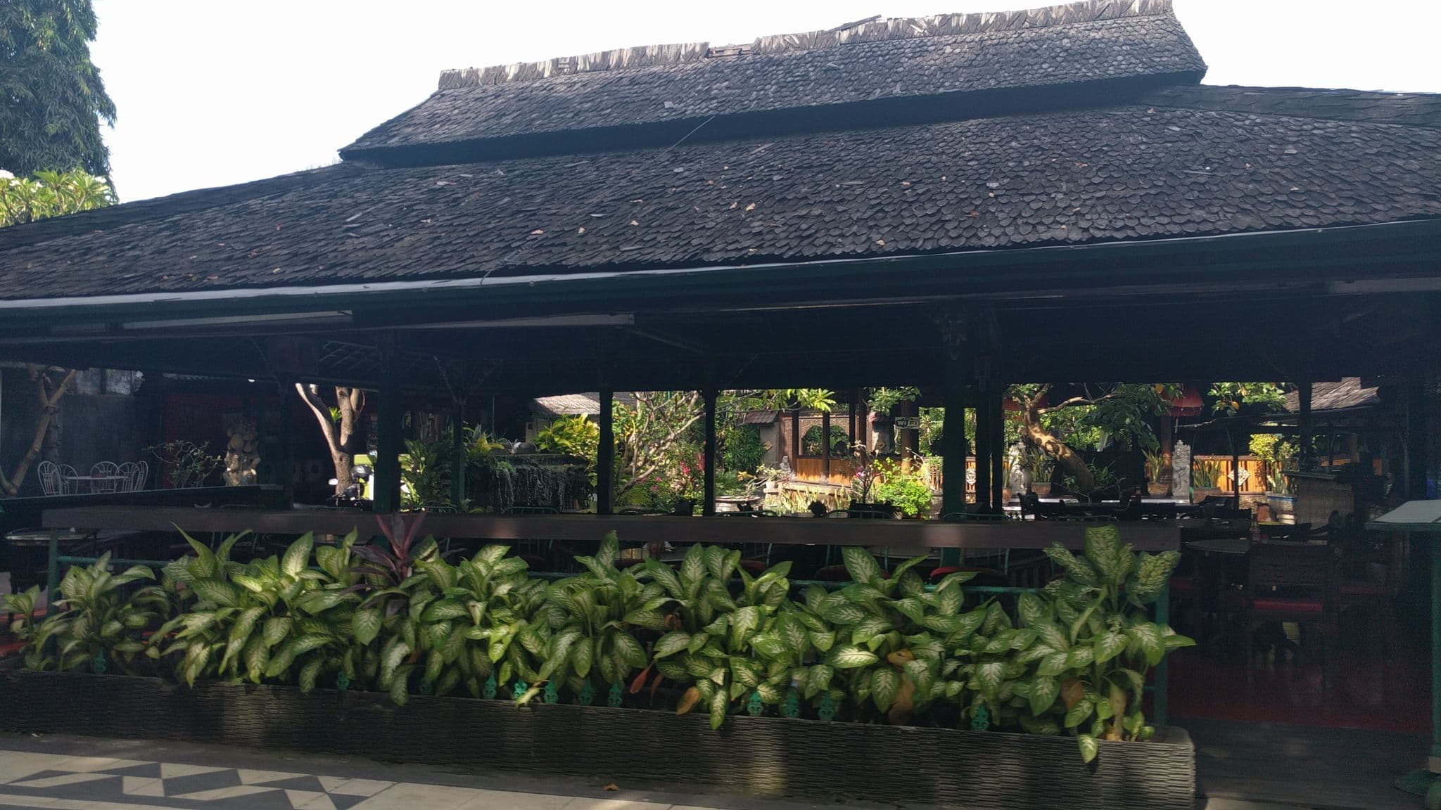 Street view near Paradiso Beach Inn, Kuta