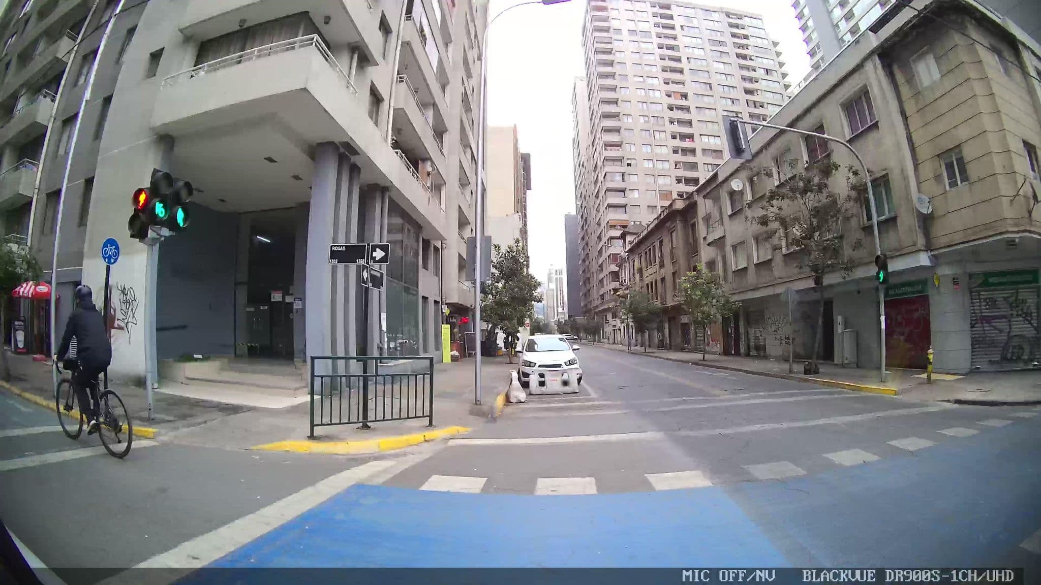Street view near Furnished Apartments In Chile, Santiago — © kaart_3 (CC BY-SA · Mapillary)