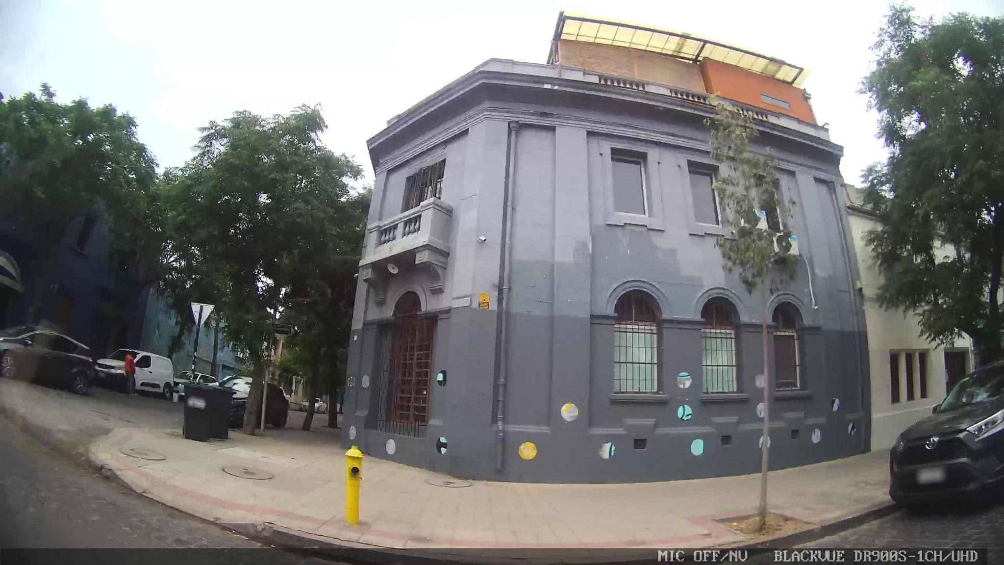 Street view near Salut Aleu Rojas, Santiago — © kaart_4 (CC BY-SA · Mapillary)