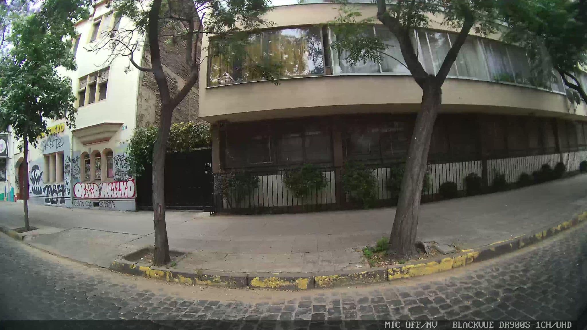 Street view near Hotel Tokyo, Santiago — © kaart_1 (CC BY-SA · Mapillary)