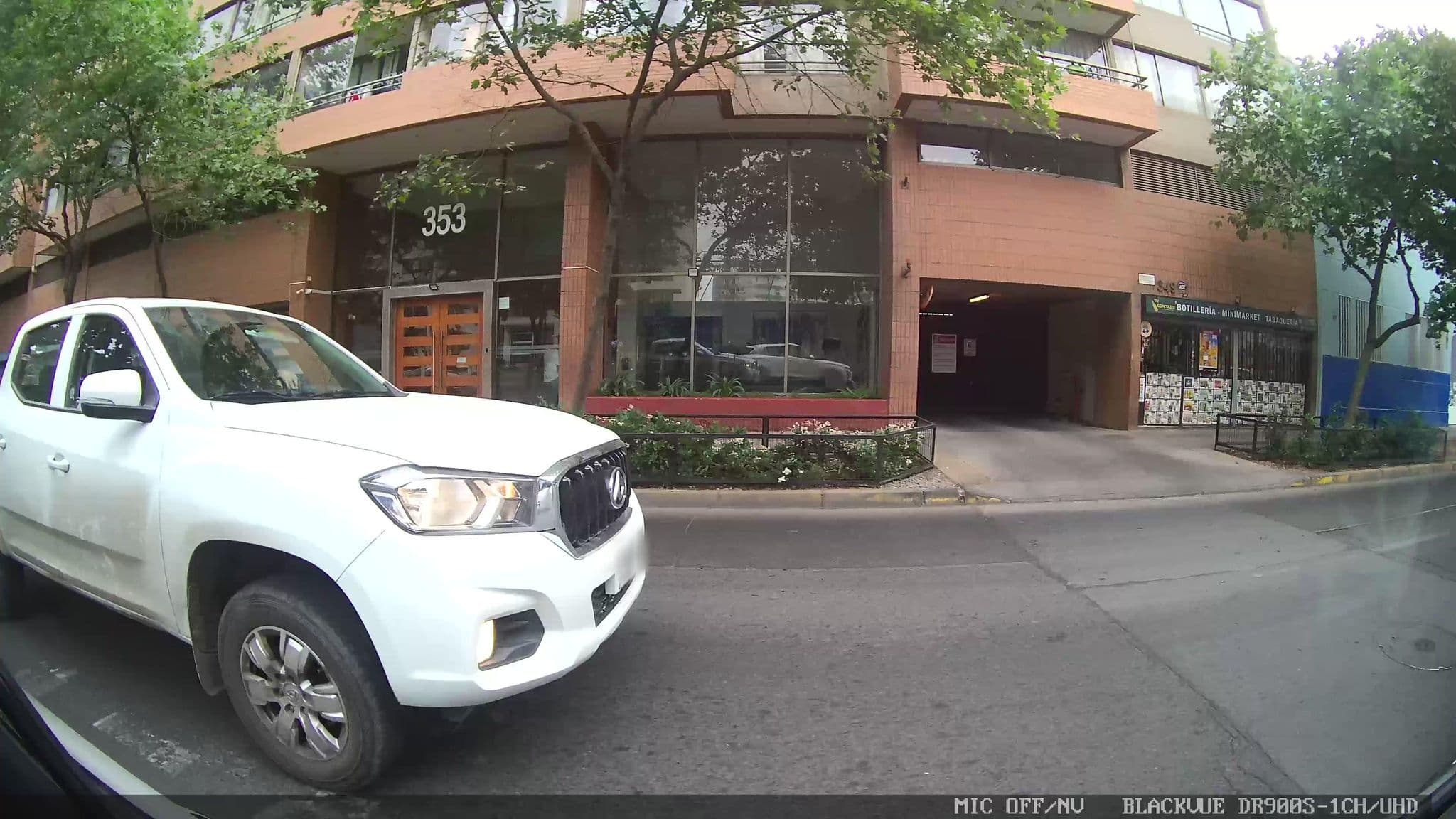 Street view near Apartamento Santa Isabel, Santiago — © kaart_3 (CC BY-SA · Mapillary)