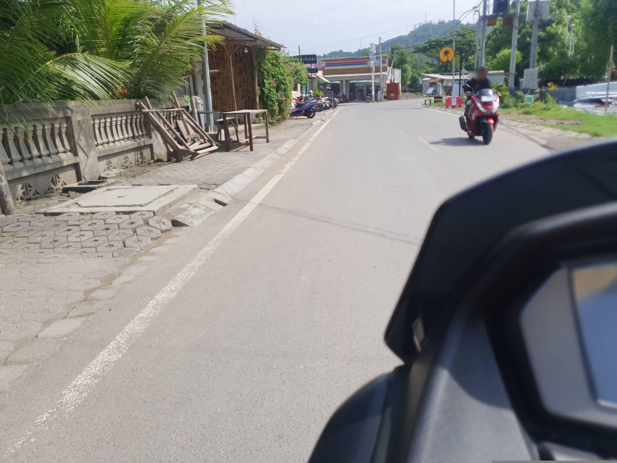 Street view near Lamancha Homestay, Praya