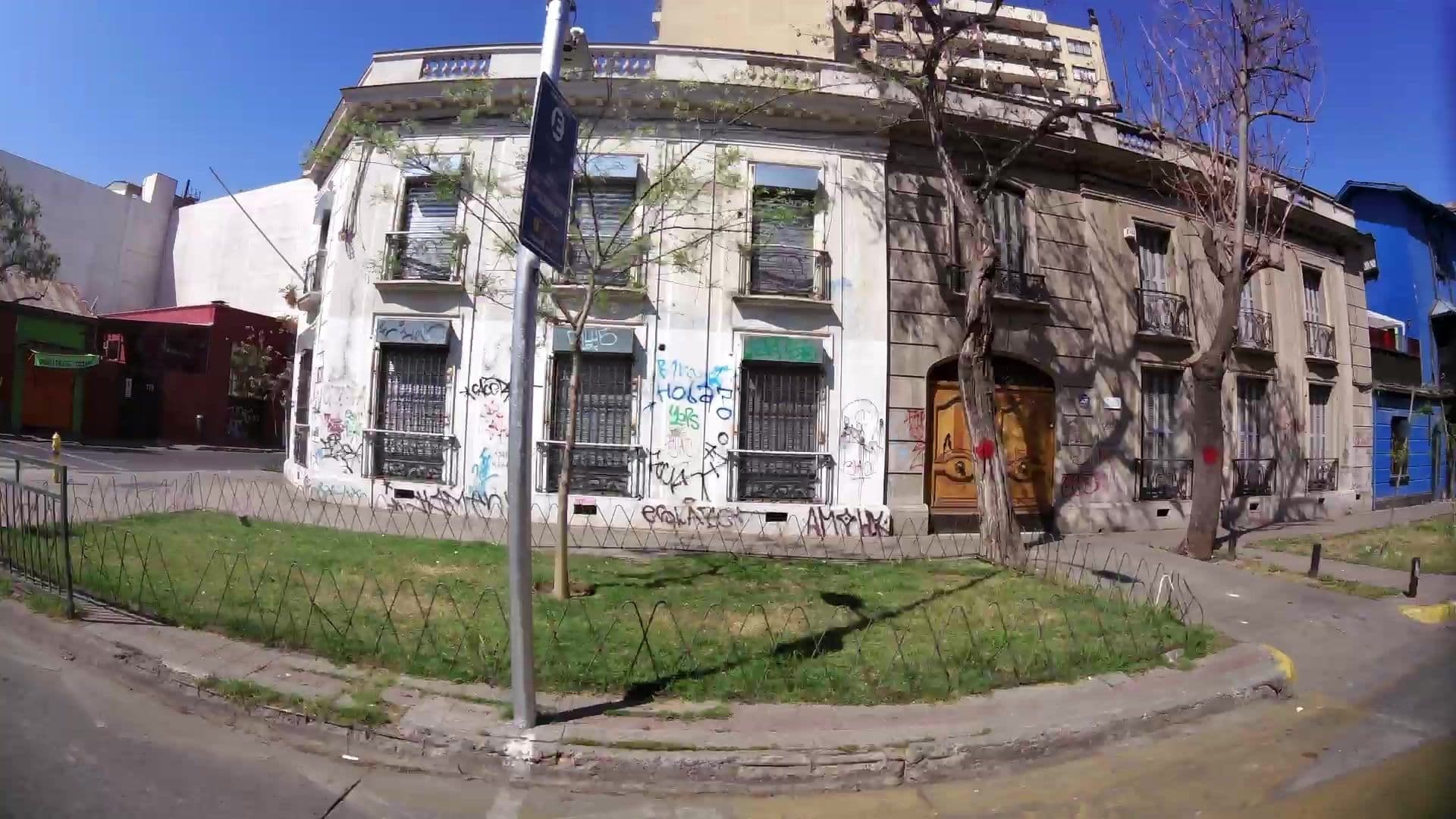 Street view near Hotel Acacias De Vitacura, Santiago — © kaartcam (CC BY-SA · Mapillary)