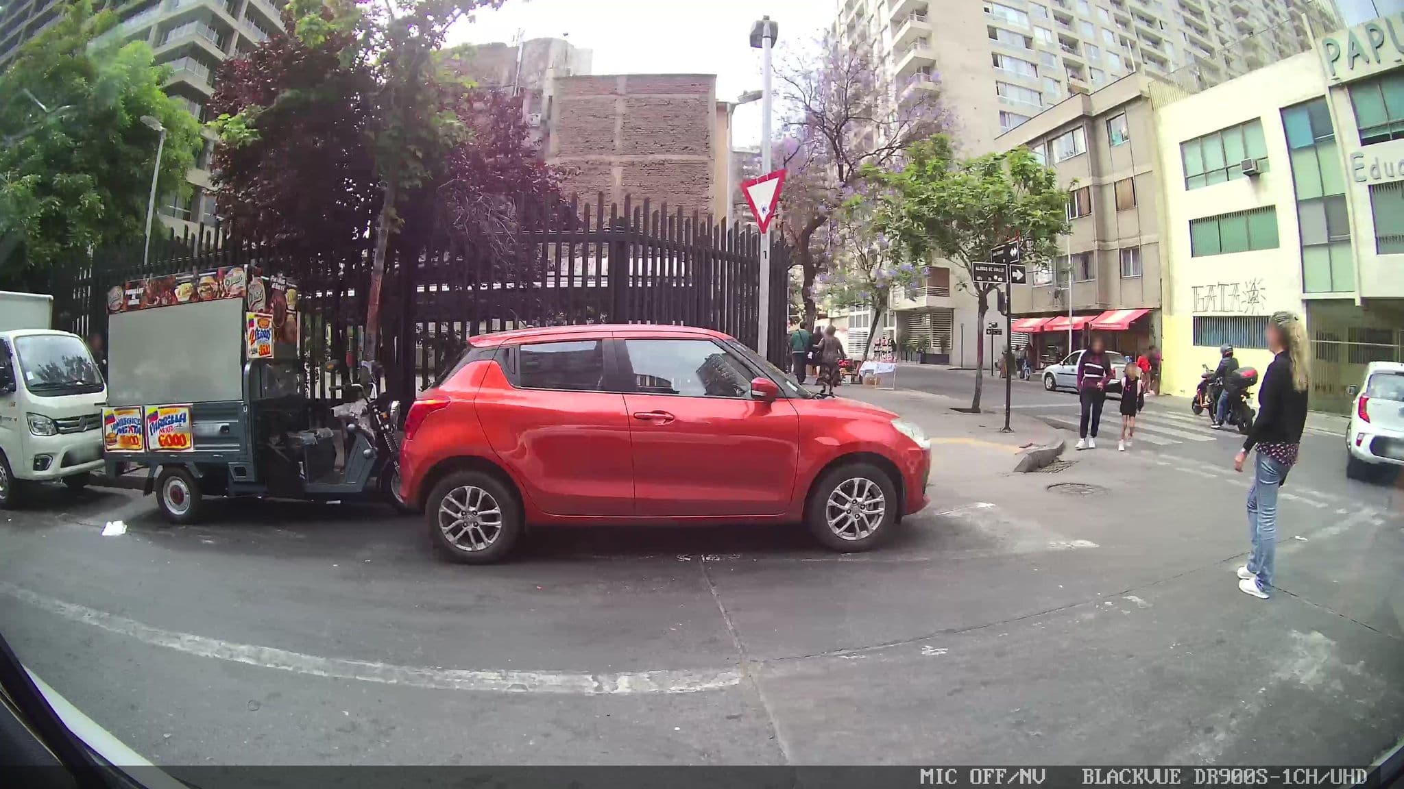 Street view near Syc Apartment, Santiago — © kaart_3 (CC BY-SA · Mapillary)