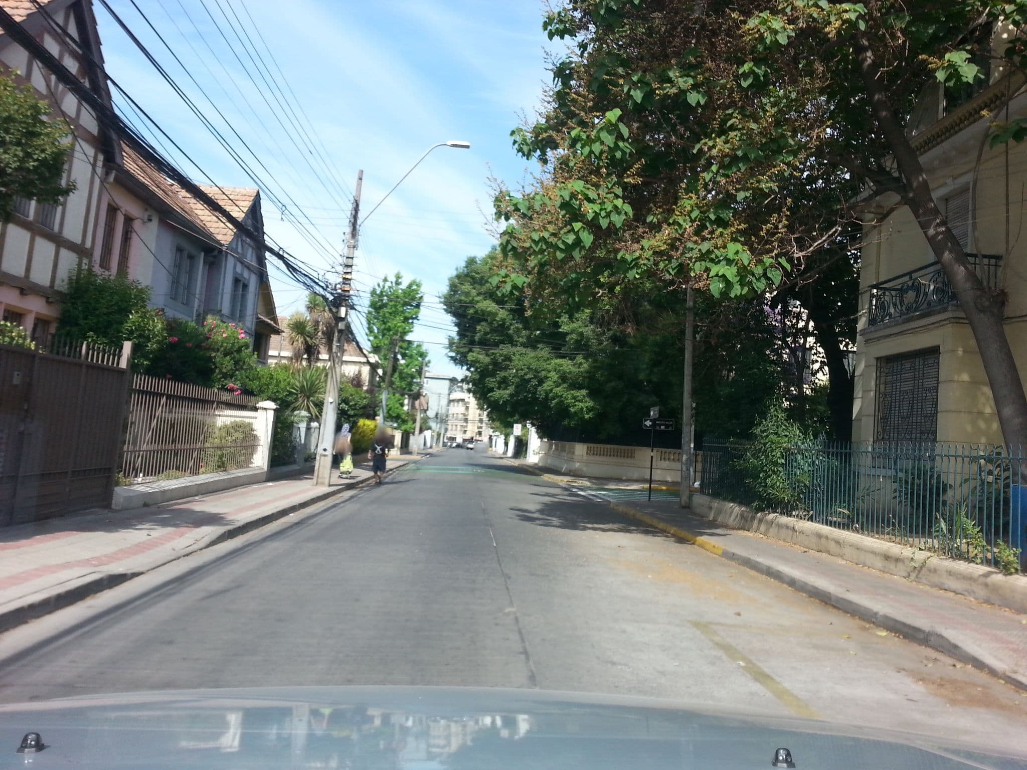 Street view near Castillo Surfista Hostel, Santiago — © juliocosta (CC BY-SA · Mapillary)