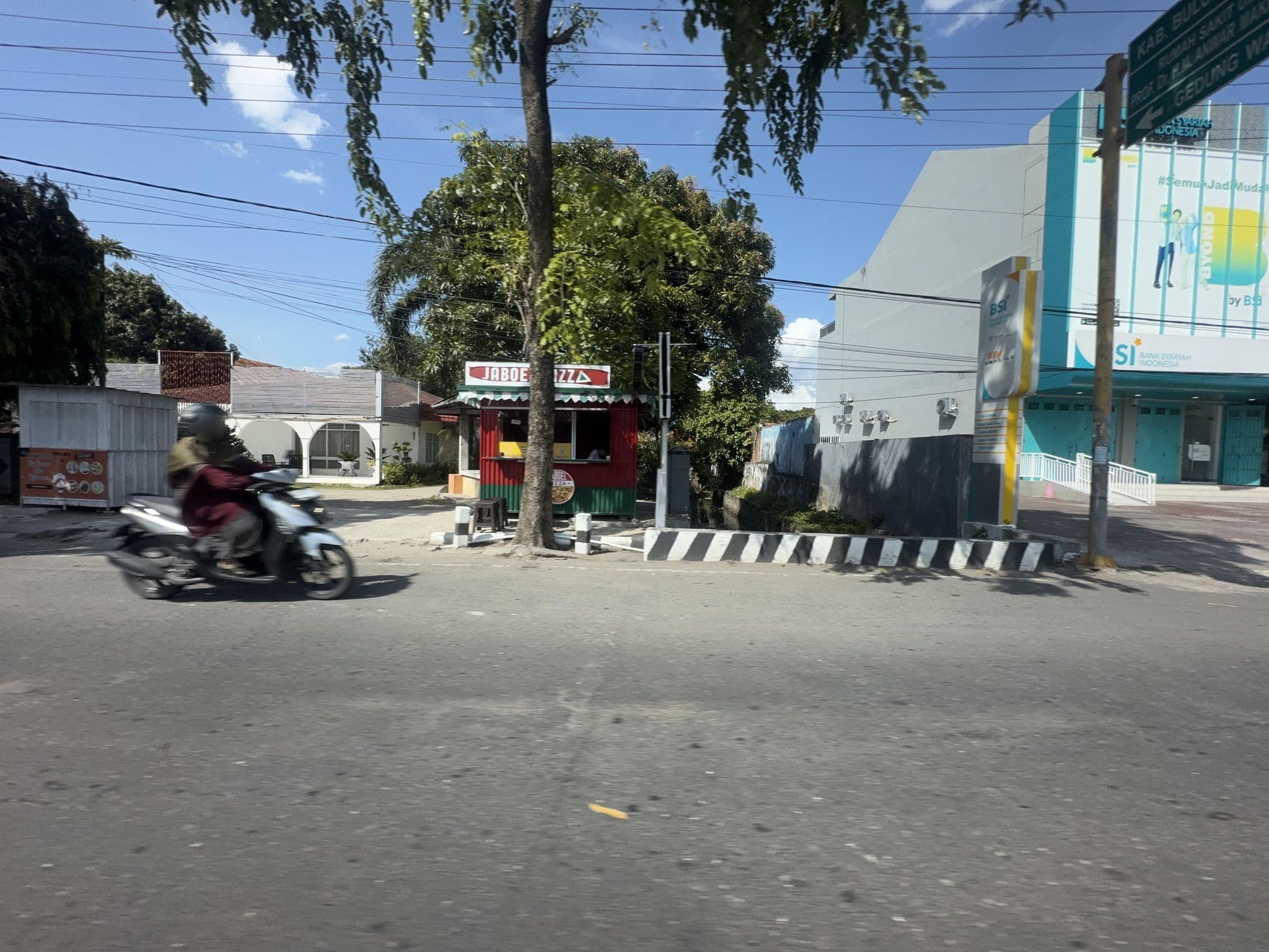 Street view near Wisma Mallingi, Sinjai — © nirwandessibali (CC BY-SA · Mapillary)