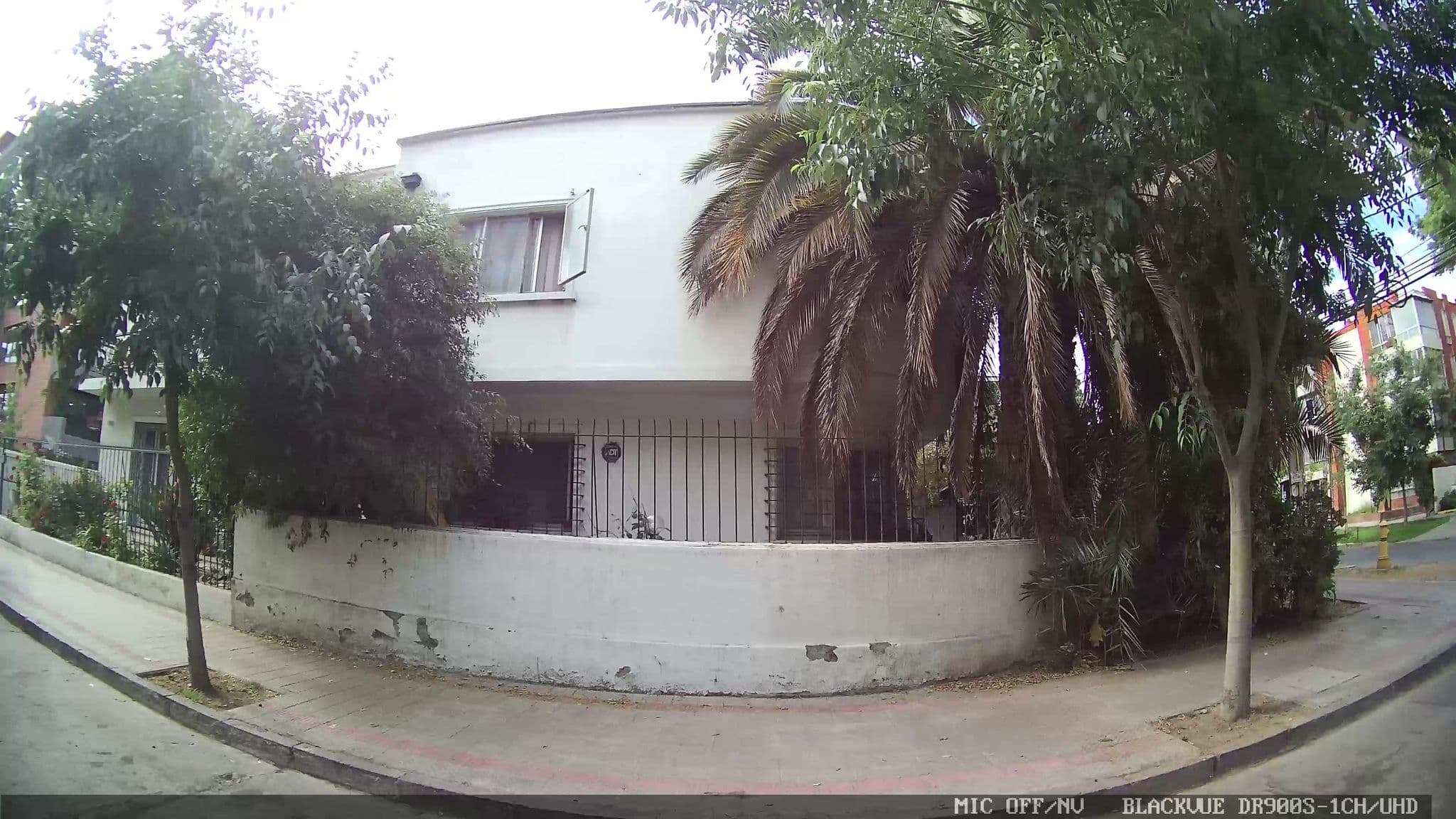 Street view near Bed & Breakfast L´ambassade, Ñuñoa — © kaart_3 (CC BY-SA · Mapillary)