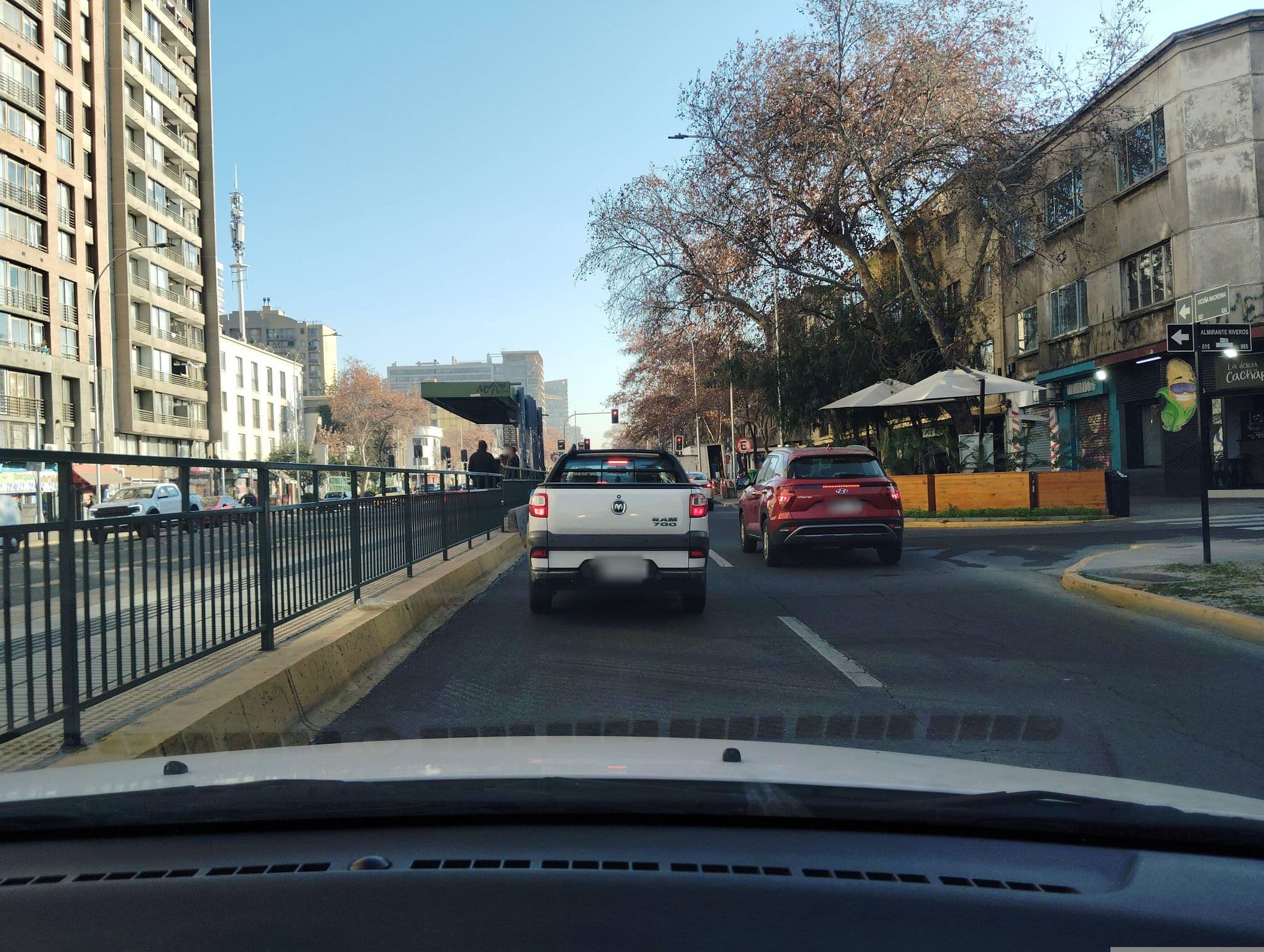 Street view near Departamento Vicuna Mackena, Santiago — © ariellopez (CC BY-SA · Mapillary)