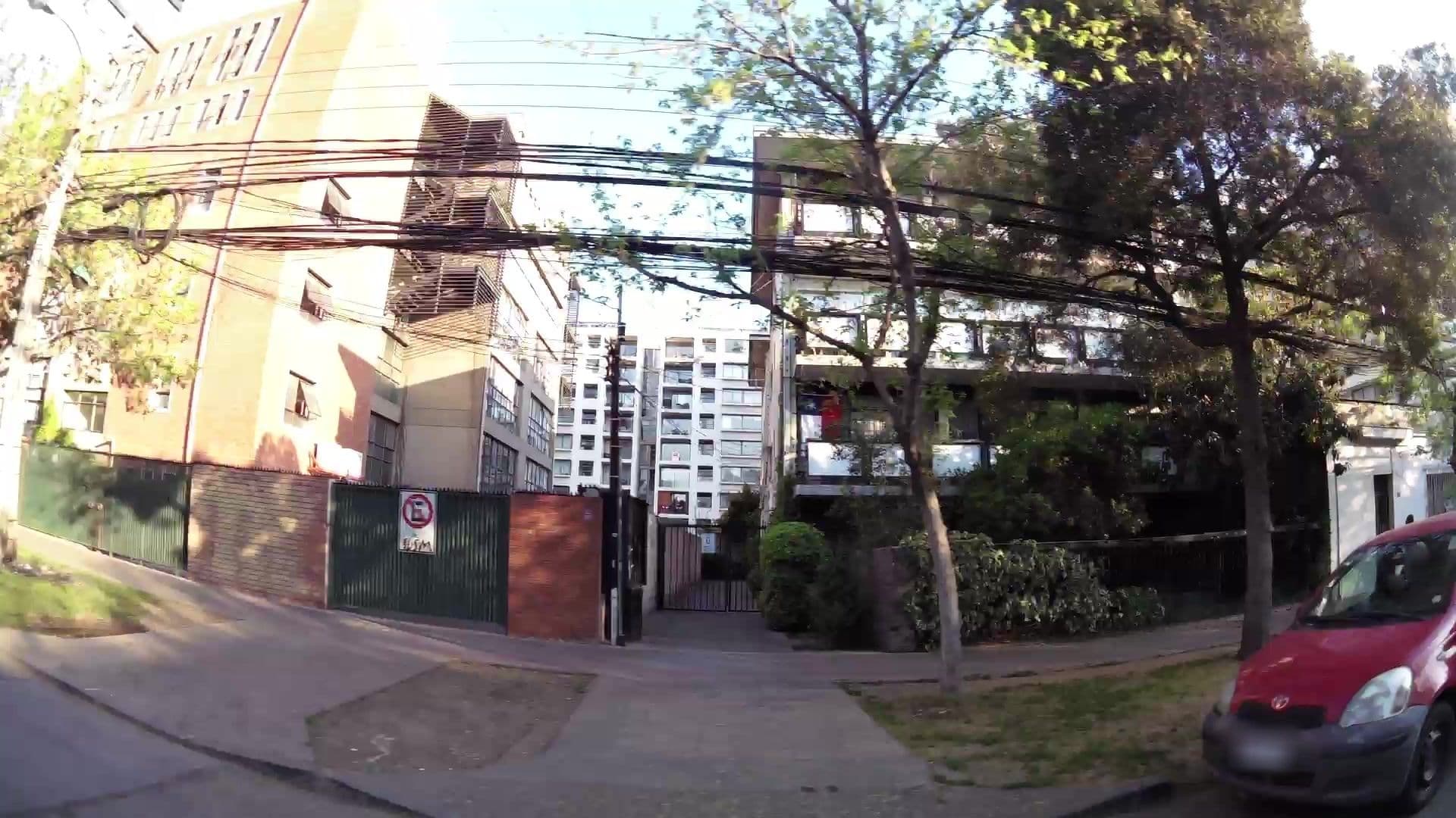 Street view near Paseos En Chile, Ñuñoa — © kaartcam (CC BY-SA · Mapillary)