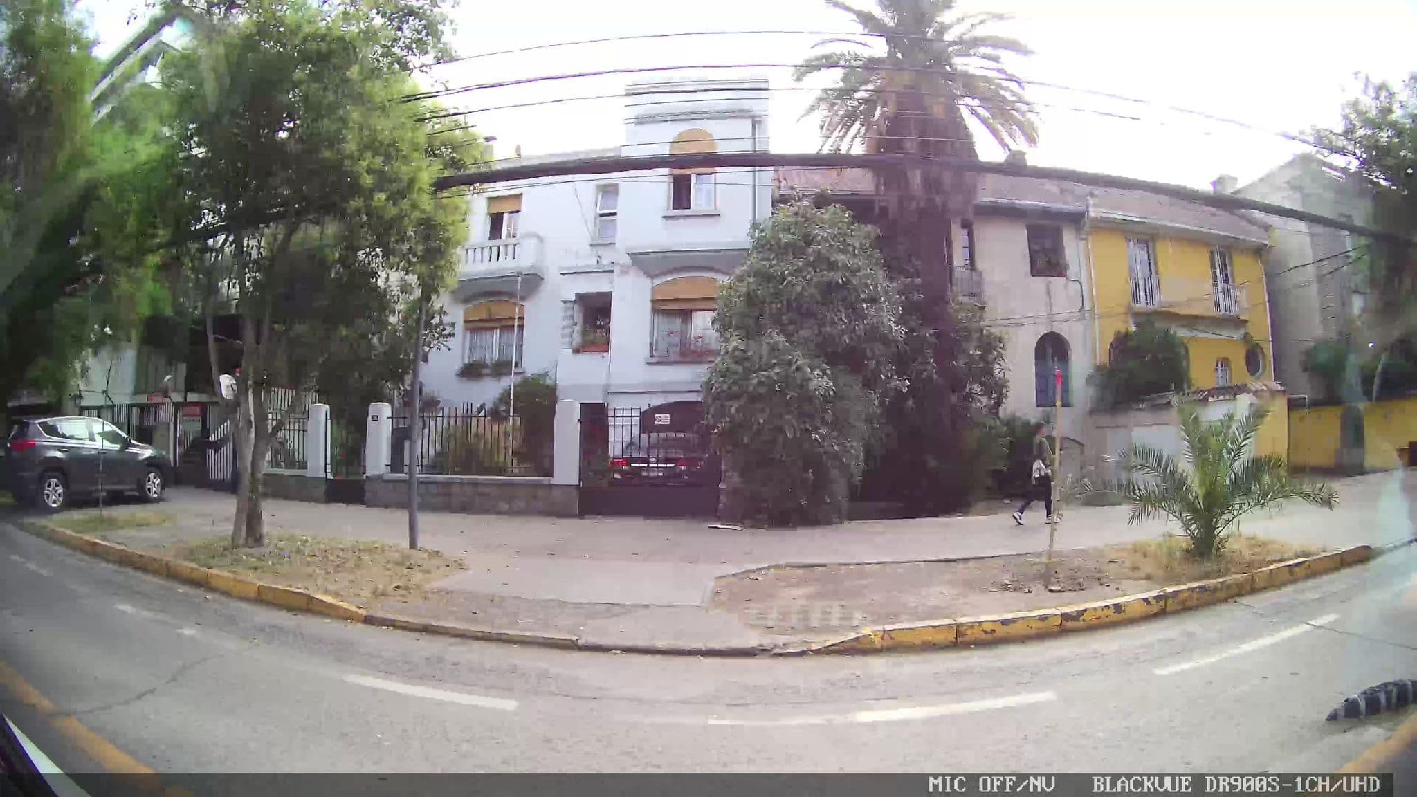 Street view near Enjoy Hostel, Santiago — © kaart_3 (CC BY-SA · Mapillary)