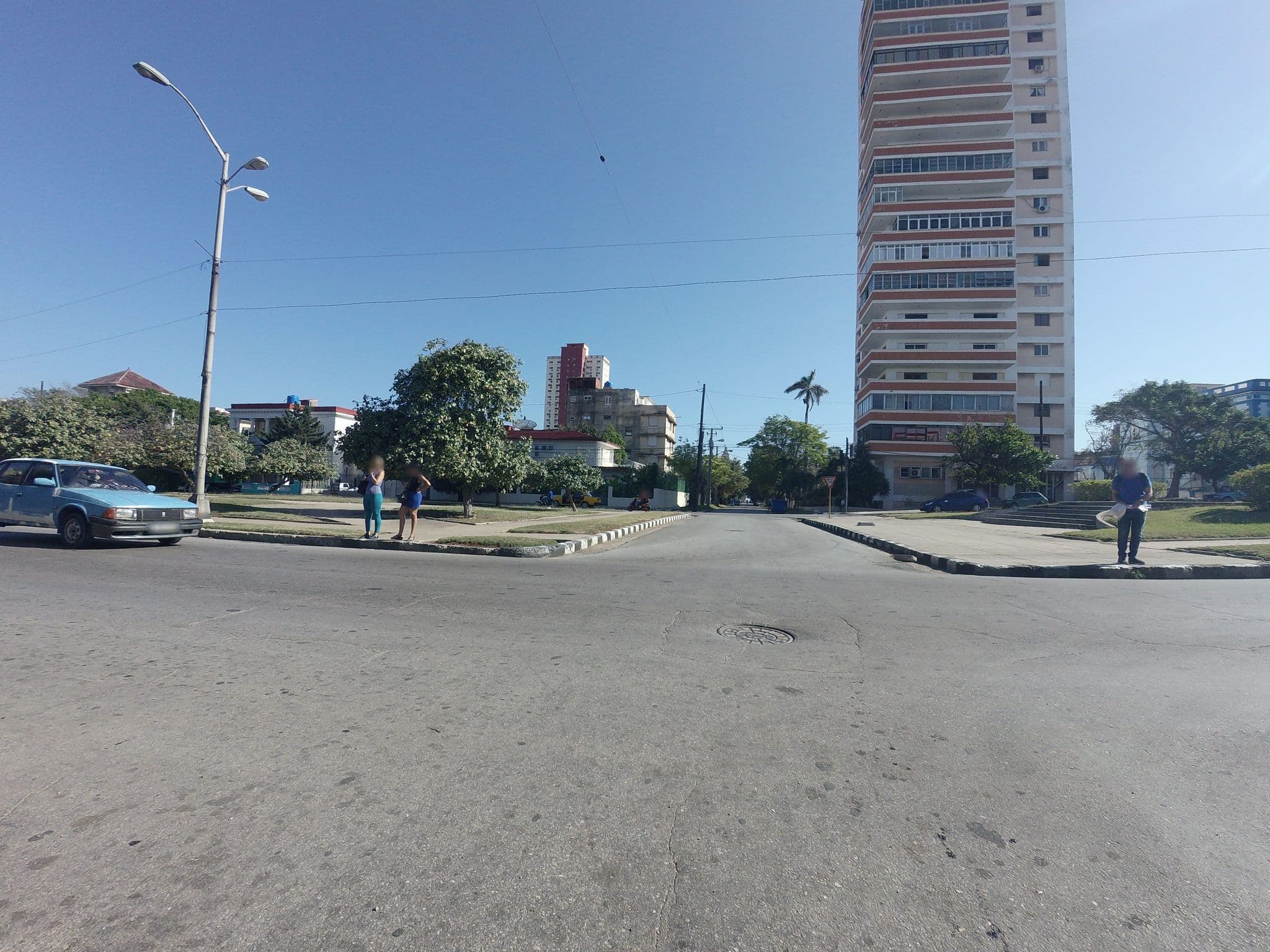 Street view near Elaine Colonial Guesthouse B&B, Vedado — © havana (CC BY-SA · Mapillary)