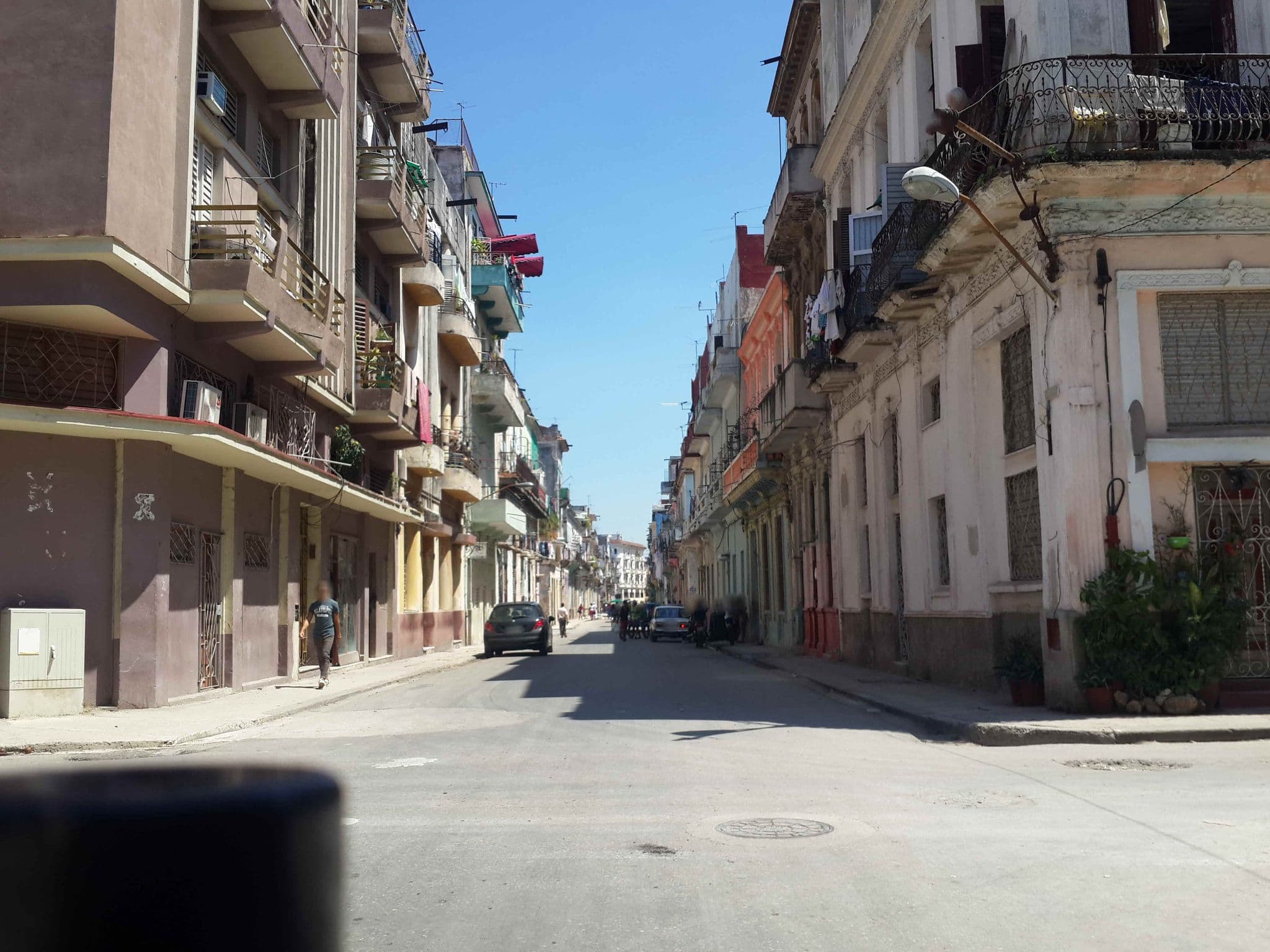 Street view near Lunass, Centro Habana — © havana (CC BY-SA · Mapillary)