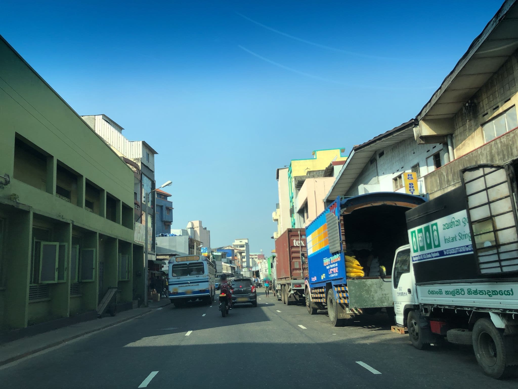 Street view near Port view city hotel, Colombo — © sadeepa (CC BY-SA · Mapillary)