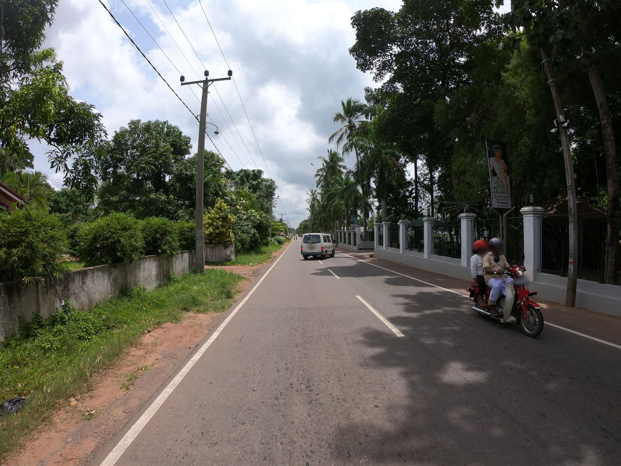 Street view near Senuri Reception Hall, Minuwangoda — © paulinus (CC BY-SA · Mapillary)