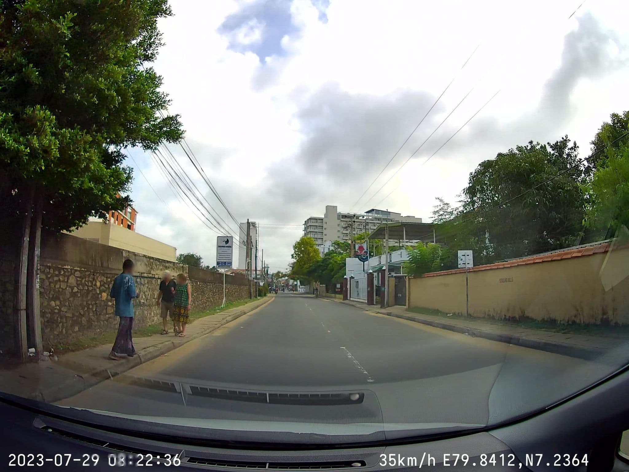 Street view near Browns Beach, Negombo — © sahanbsb (CC BY-SA · Mapillary)