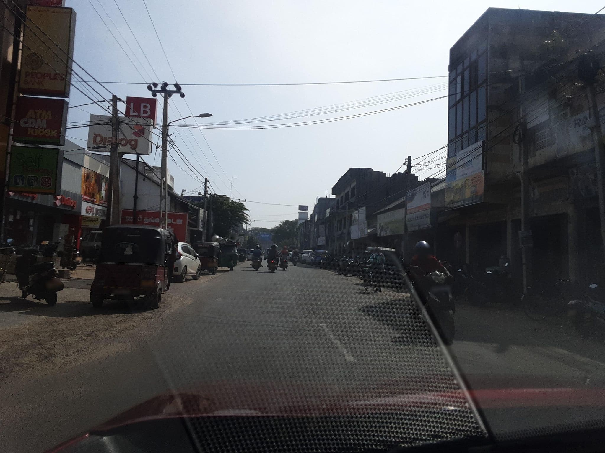 Street view near yal's town inn hotel, Jaffna — © ZihanZarouk (CC BY-SA · Mapillary)