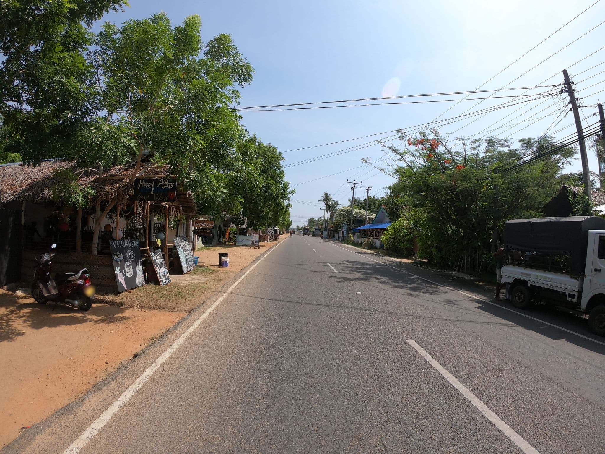 Street view near Millenium rest, Pottuvil — © paulinus (CC BY-SA · Mapillary)