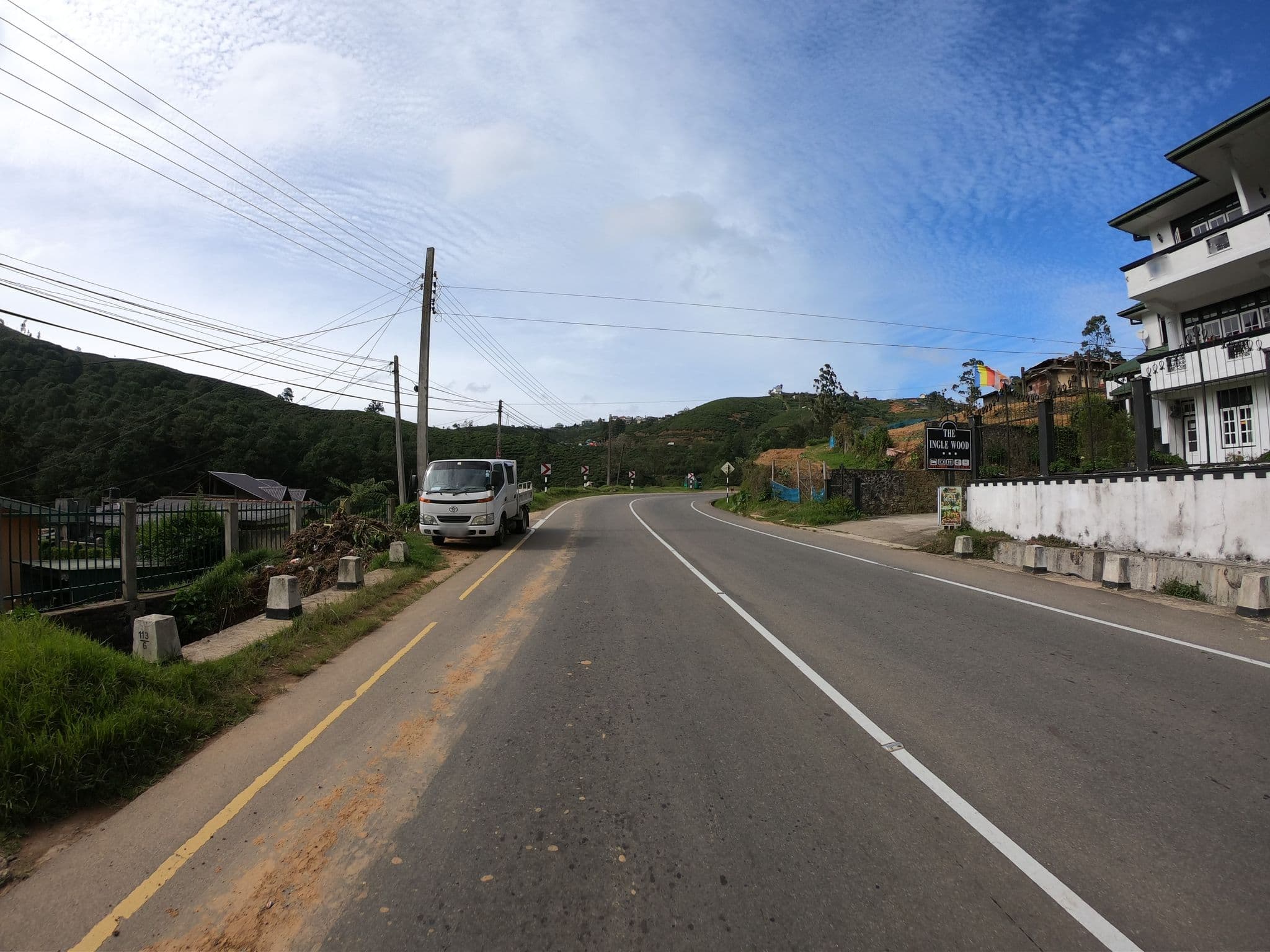 Street view near Ingle Wood Hotel, Nuwara Eliya — © paulinus (CC BY-SA · Mapillary)