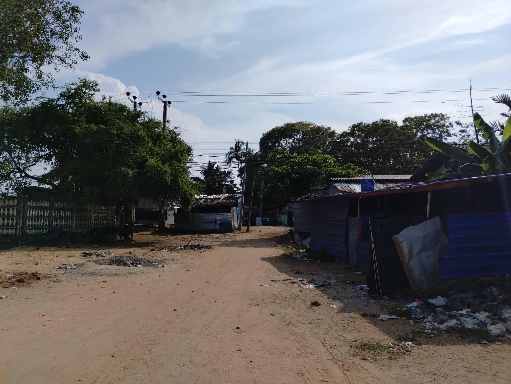 Street view near Life on the wave, Pottuvil — © ocramzir (CC BY-SA · Mapillary)