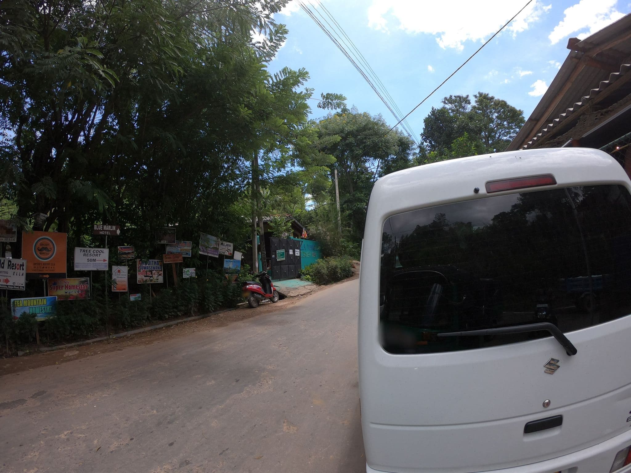 Street view near Ella Tunnel Corner Inn, Ella Town — © paulinus (CC BY-SA · Mapillary)