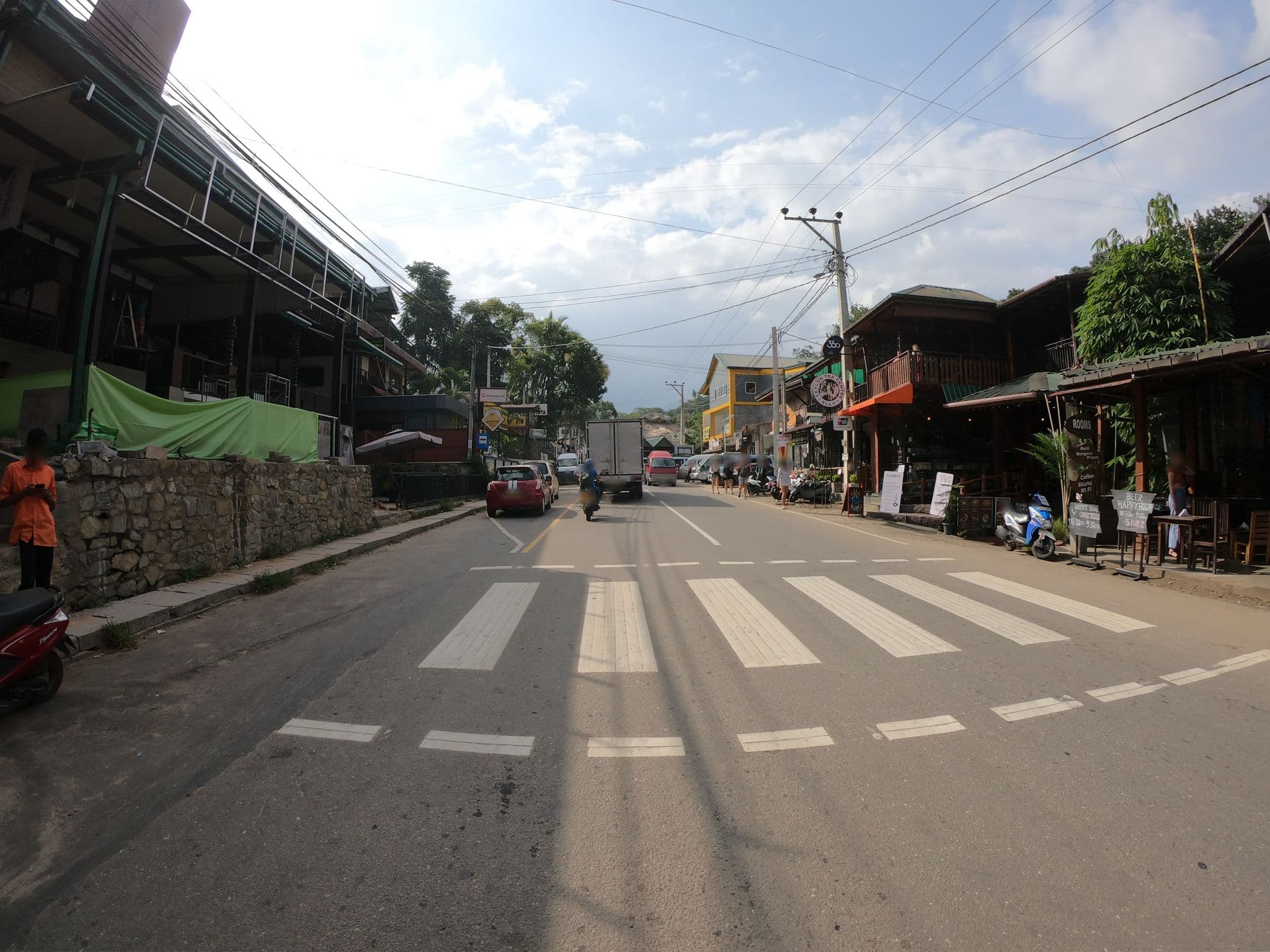 Street view near Holiday Inn Guest House, Ella Town — © paulinus (CC BY-SA · Mapillary)