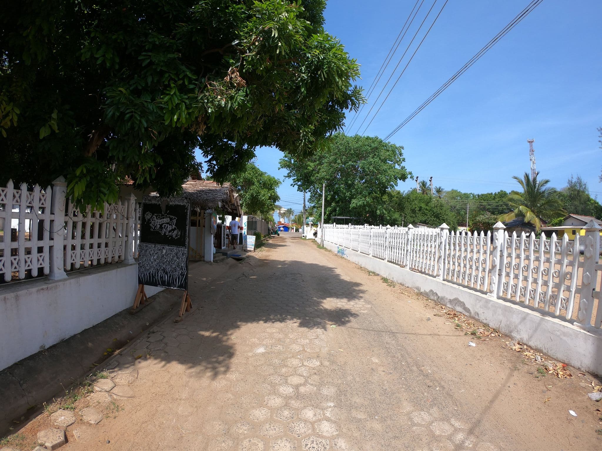 Street view near Forcus Cabanas Guest House, Pottuvil — © paulinus (CC BY-SA · Mapillary)