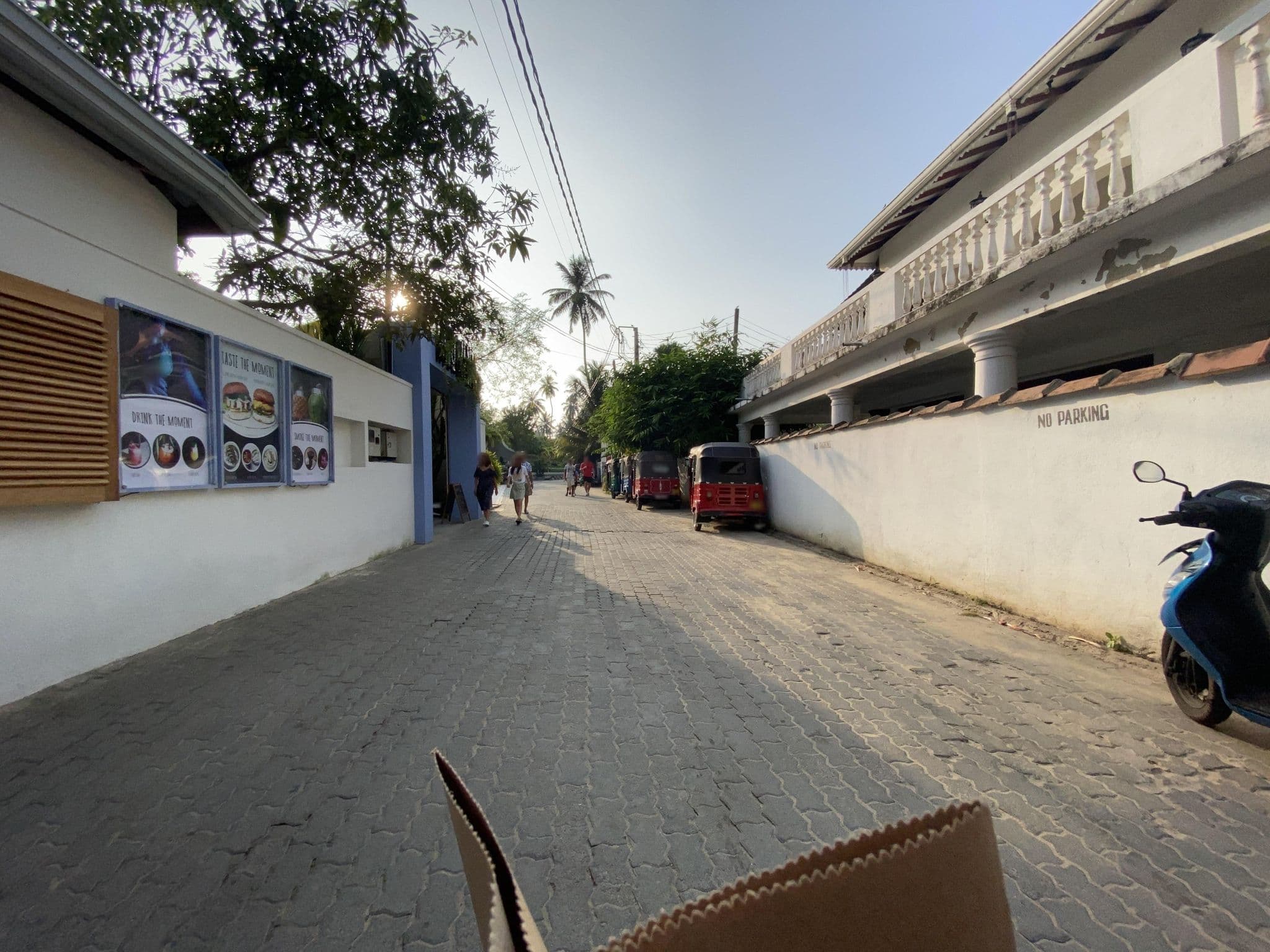 Street view near Birdhouse, Unawatuna — © vadi (CC BY-SA · Mapillary)